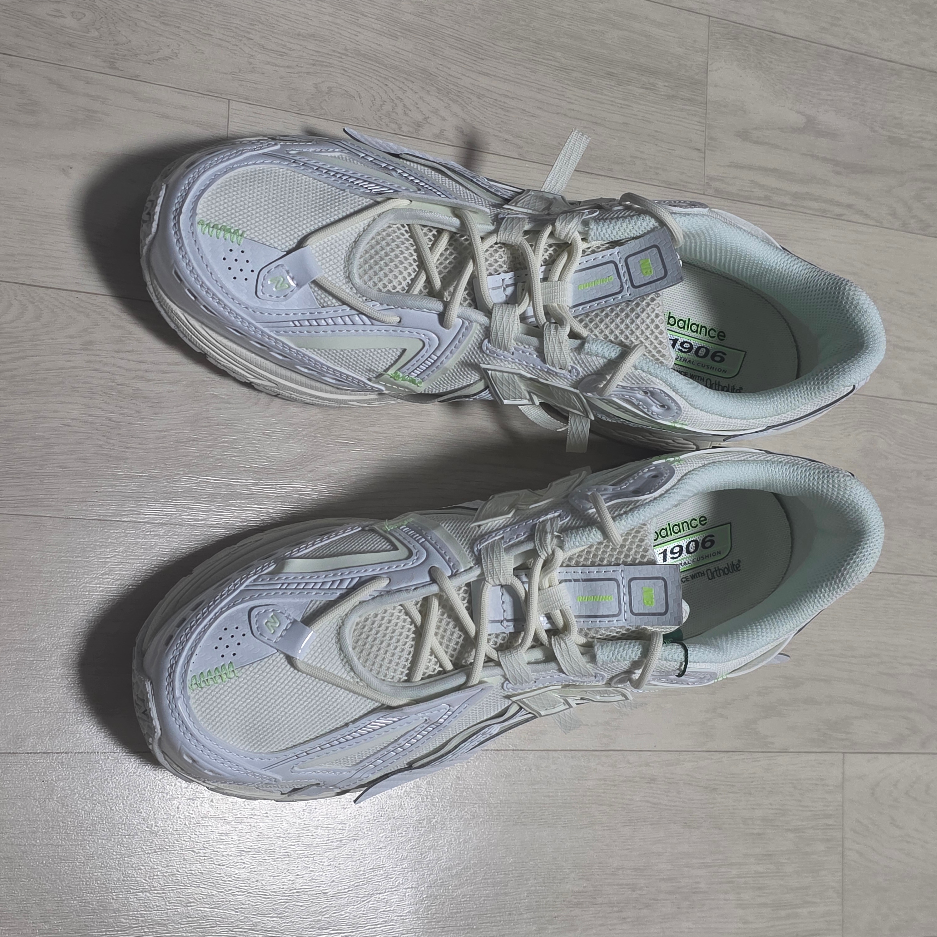 New Balance 1906A White Mint Flash 착용 스타일 - 2