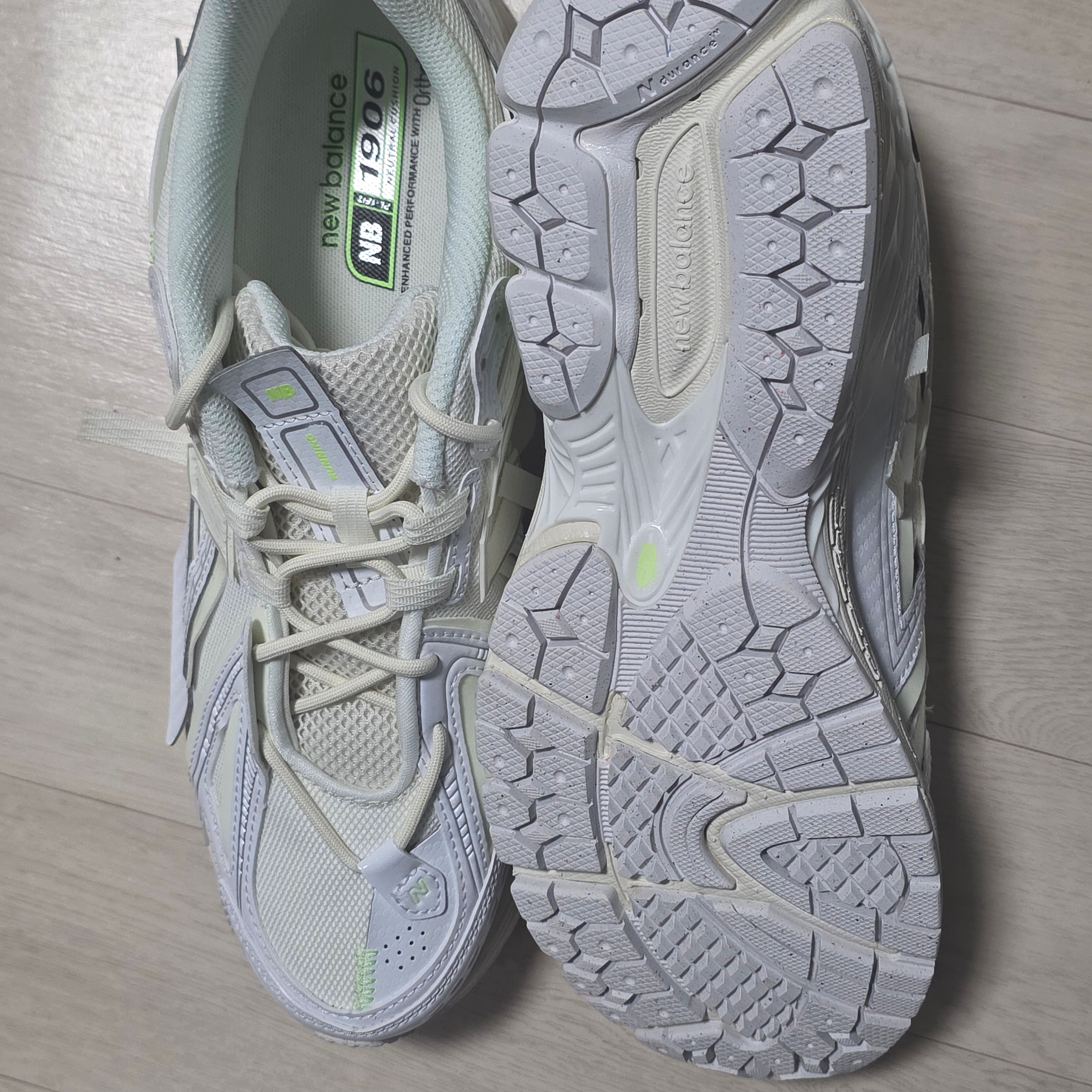 New Balance 1906A White Mint Flash 착용 스타일 - 3