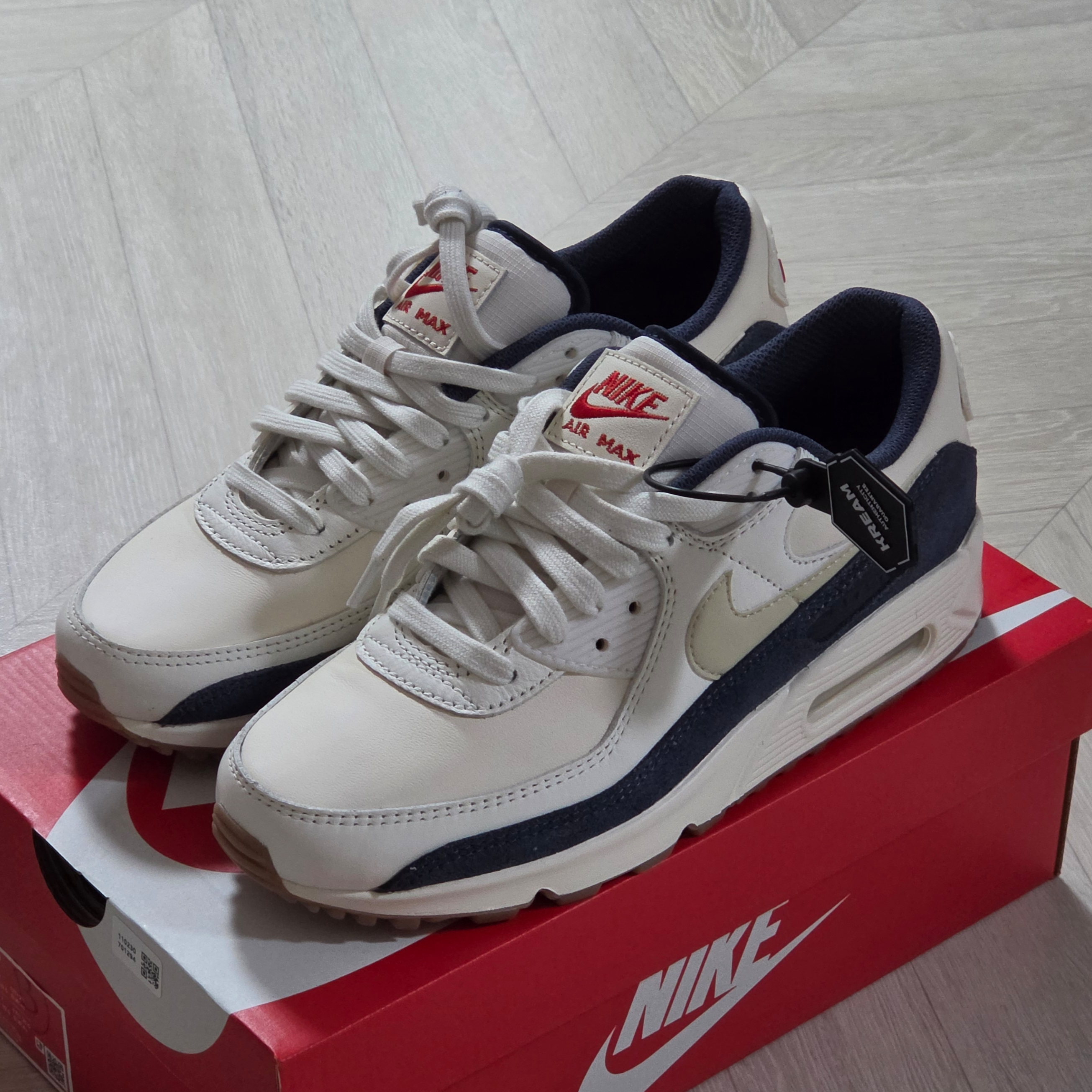 Nike Air Max 90 Premium Pale Ivory Thunder Blue, Nike Air Max 90 NRG Bacon 착용 스타일 - 2