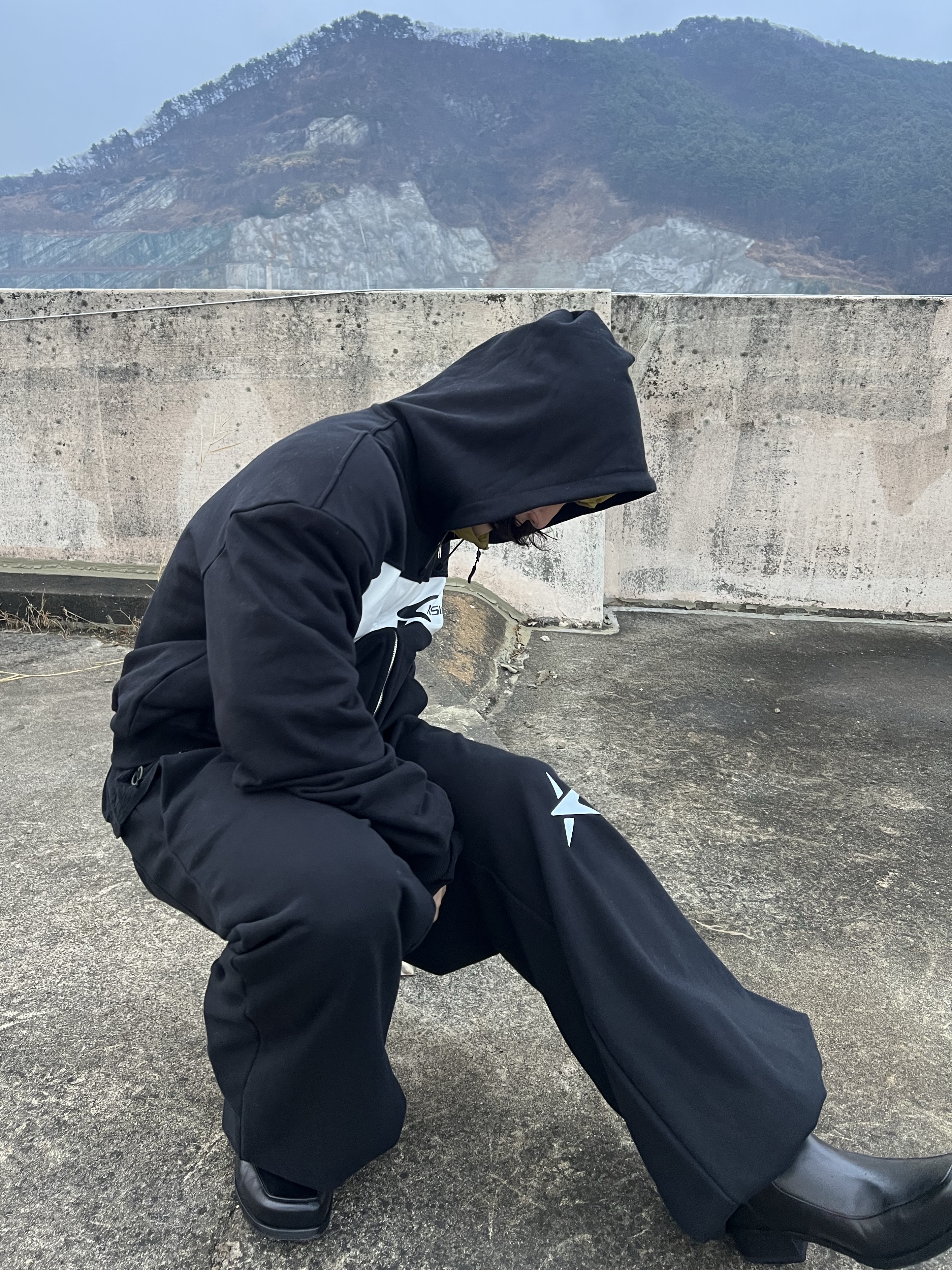 Civision by CSC Star Logo Hoodie Zip-Up Black, Civision by CSC Star Logo Jogger Pants Black 착용 스타일 - 3