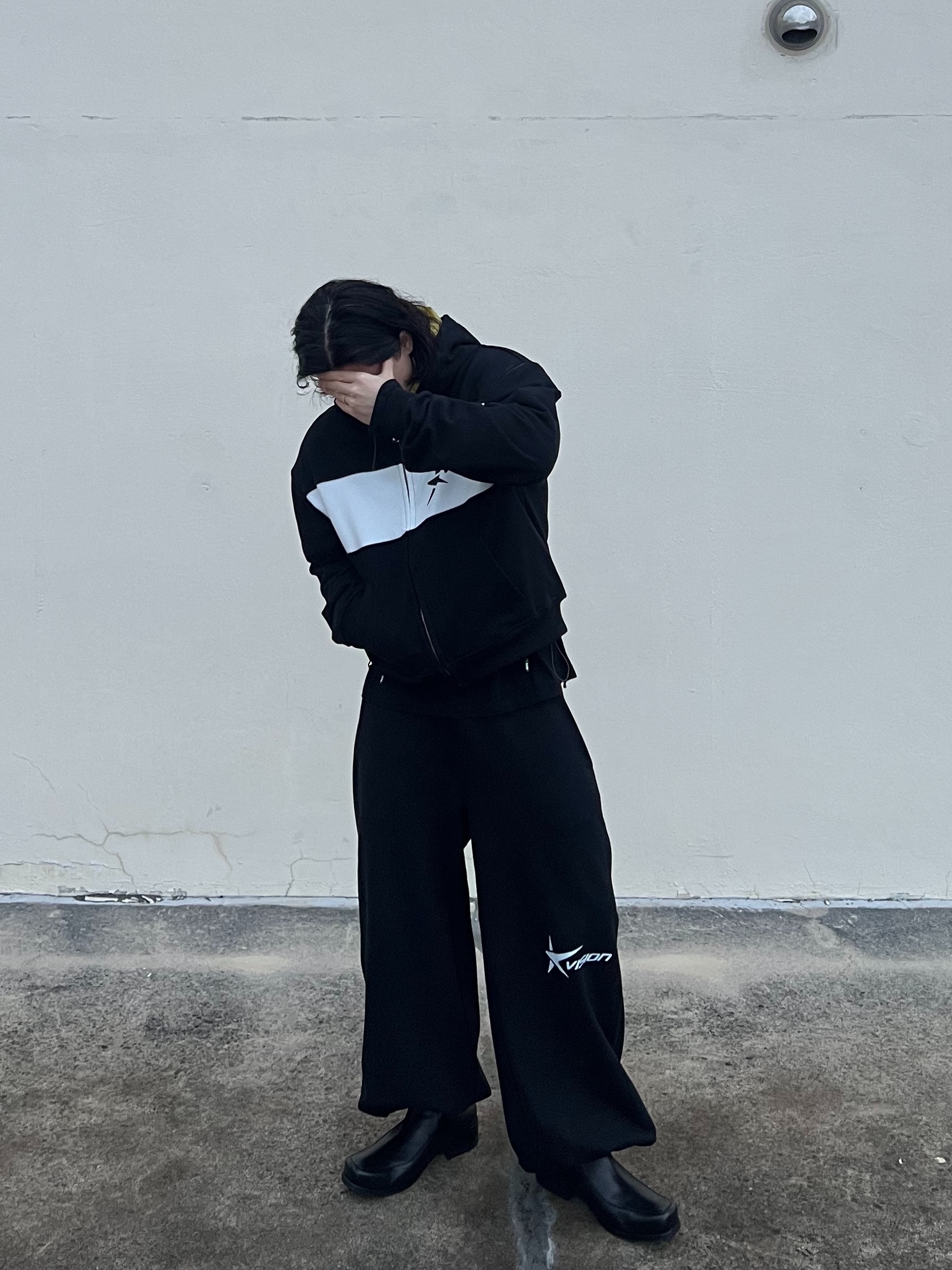 Civision by CSC Star Logo Hoodie Zip-Up Black, Civision by CSC Star Logo Jogger Pants Black 착용 스타일 - 4