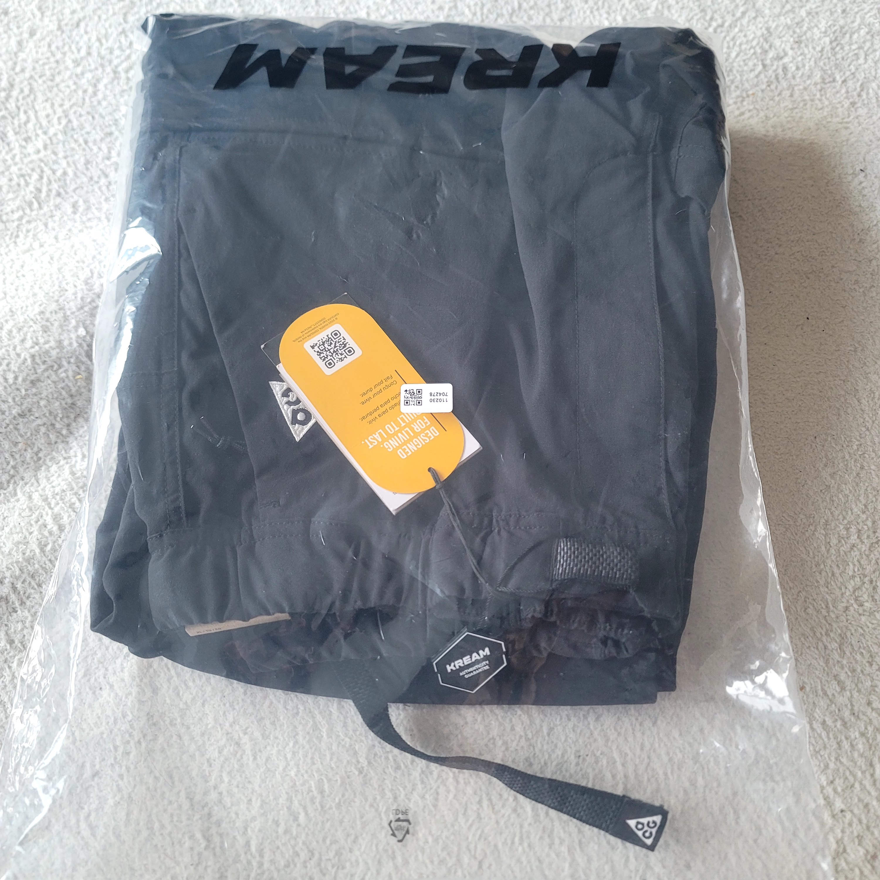 Nike ACG Smith Summit Cargo Pants Black Anthracite - US/EU 착용 스타일 - 3