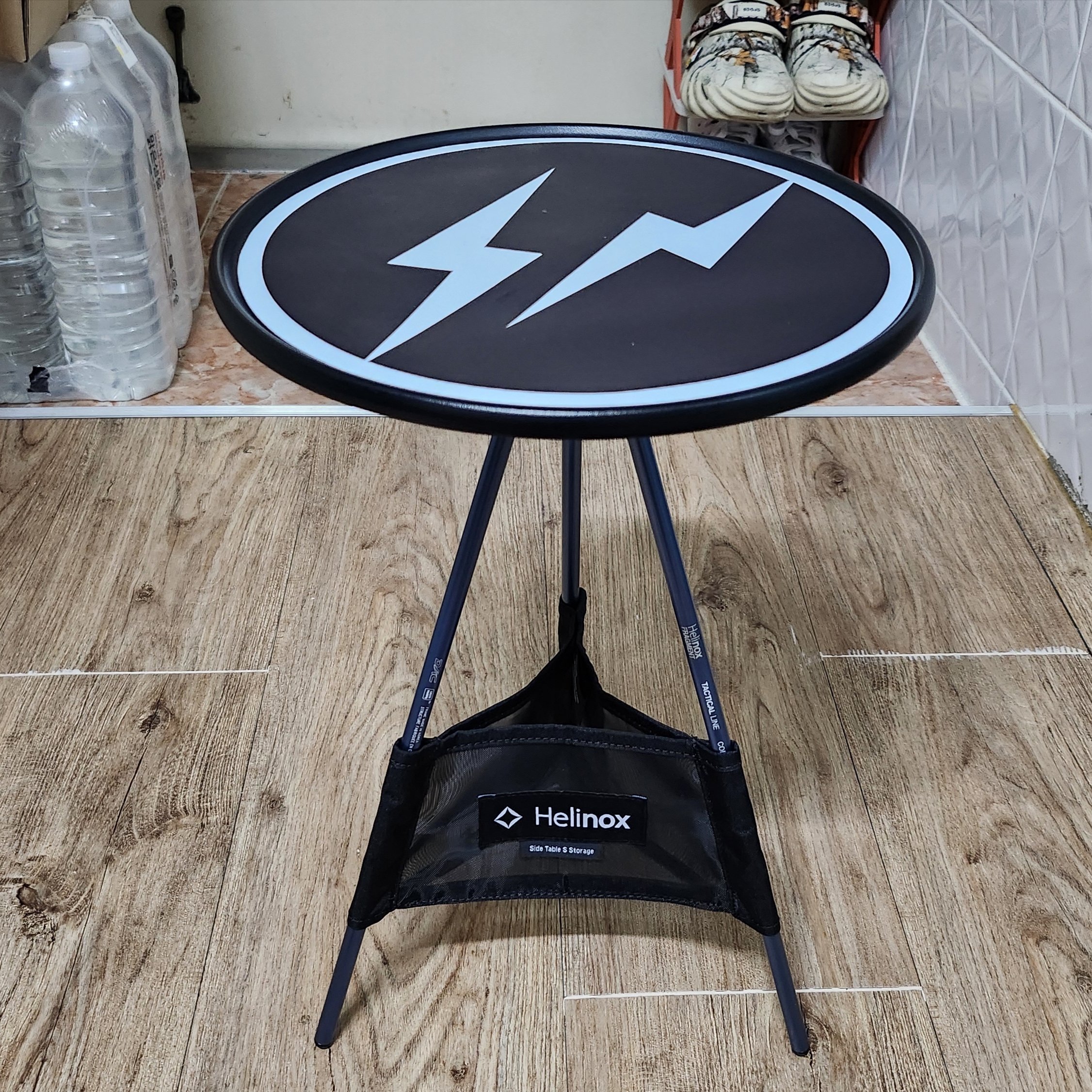 Helinox x Fragment Design Side Table S Black Navy 착용 스타일 - 2