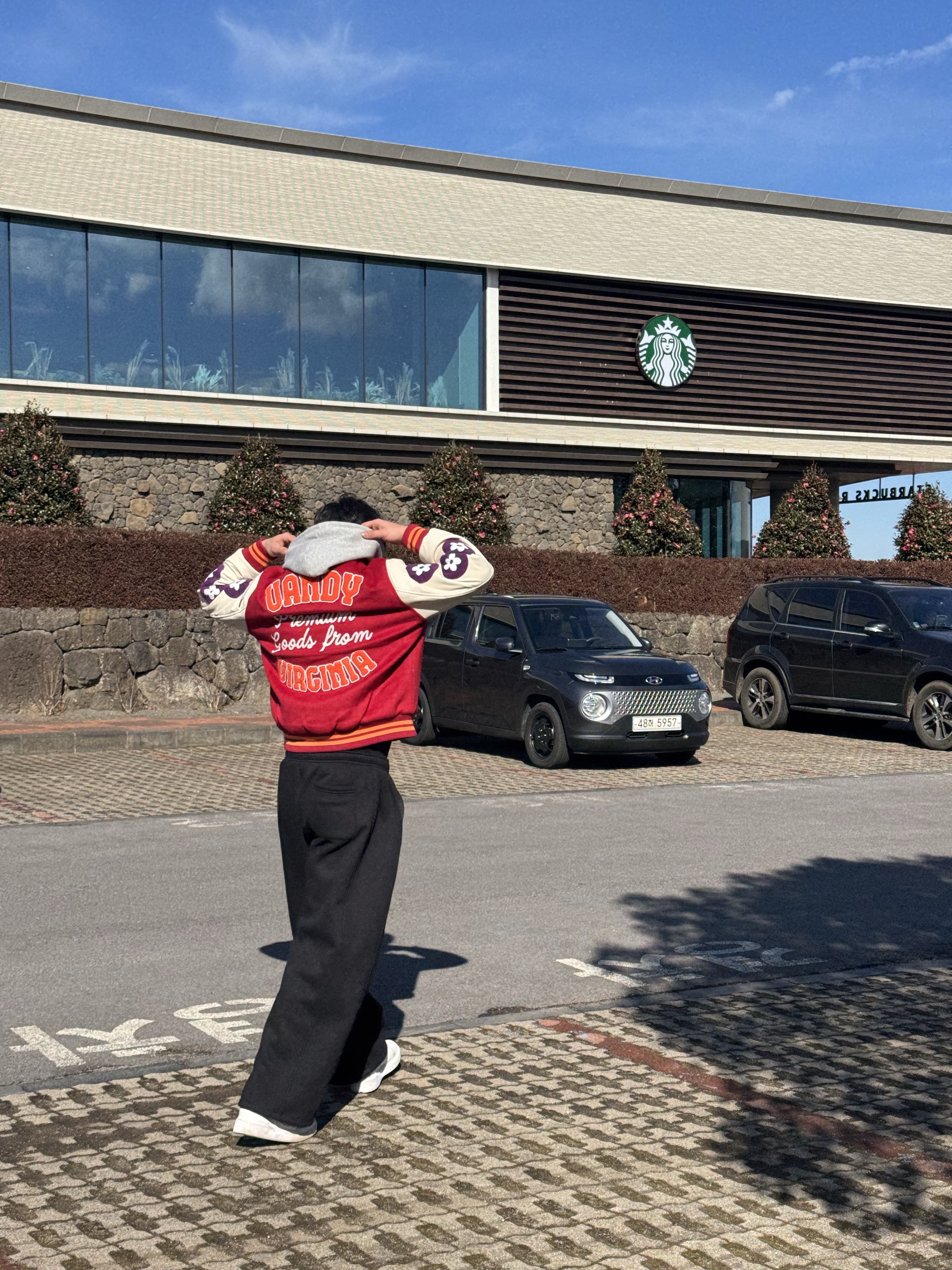 Vandy The Pink Vtech Goods Varsity Jacket Red, Nike x Peaceminusone Kwondo1 White 착용 스타일 - 1