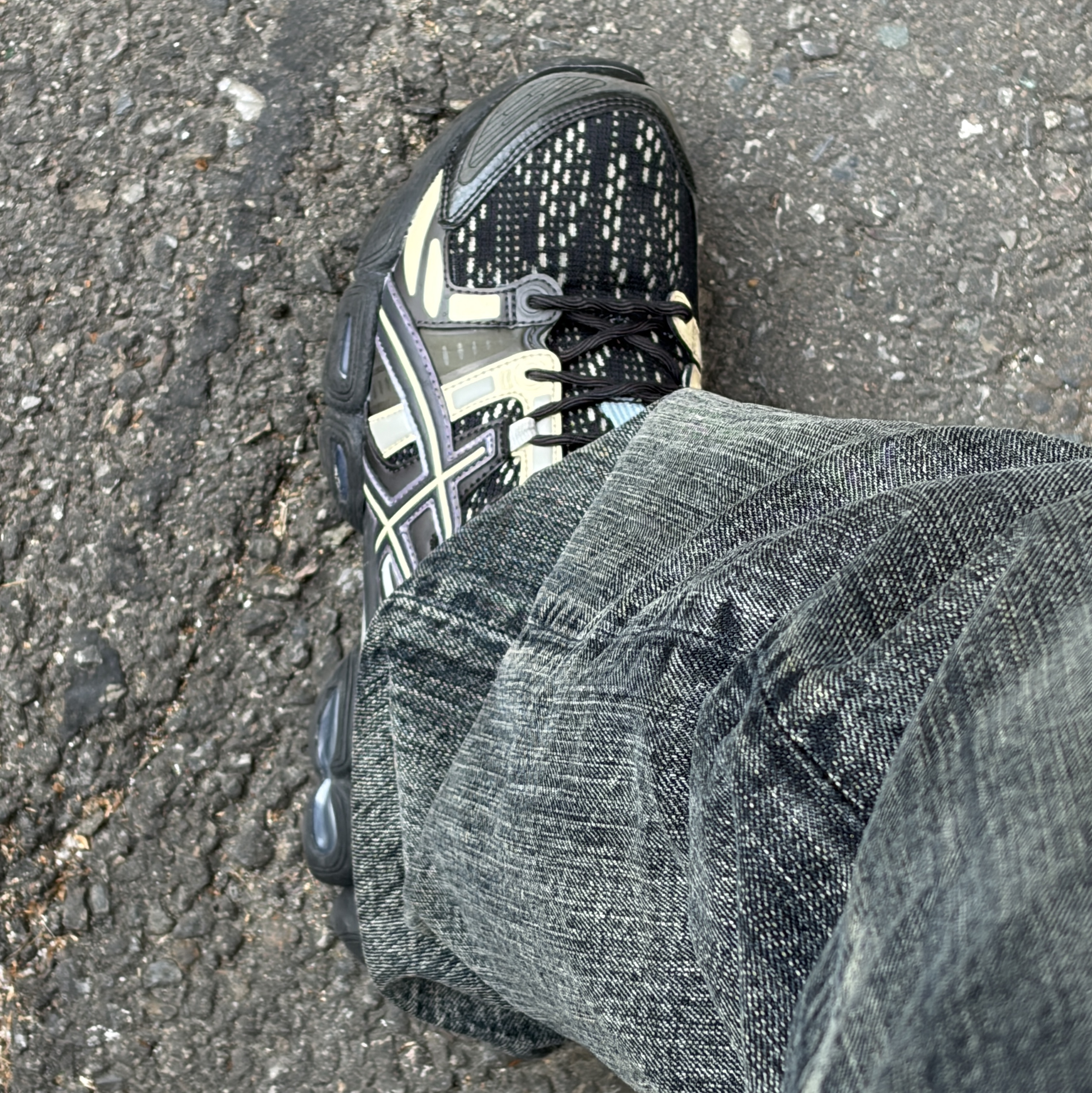 Asics UB5-S Gel-Nimbus 9 Black Gunmetal 착용 스타일