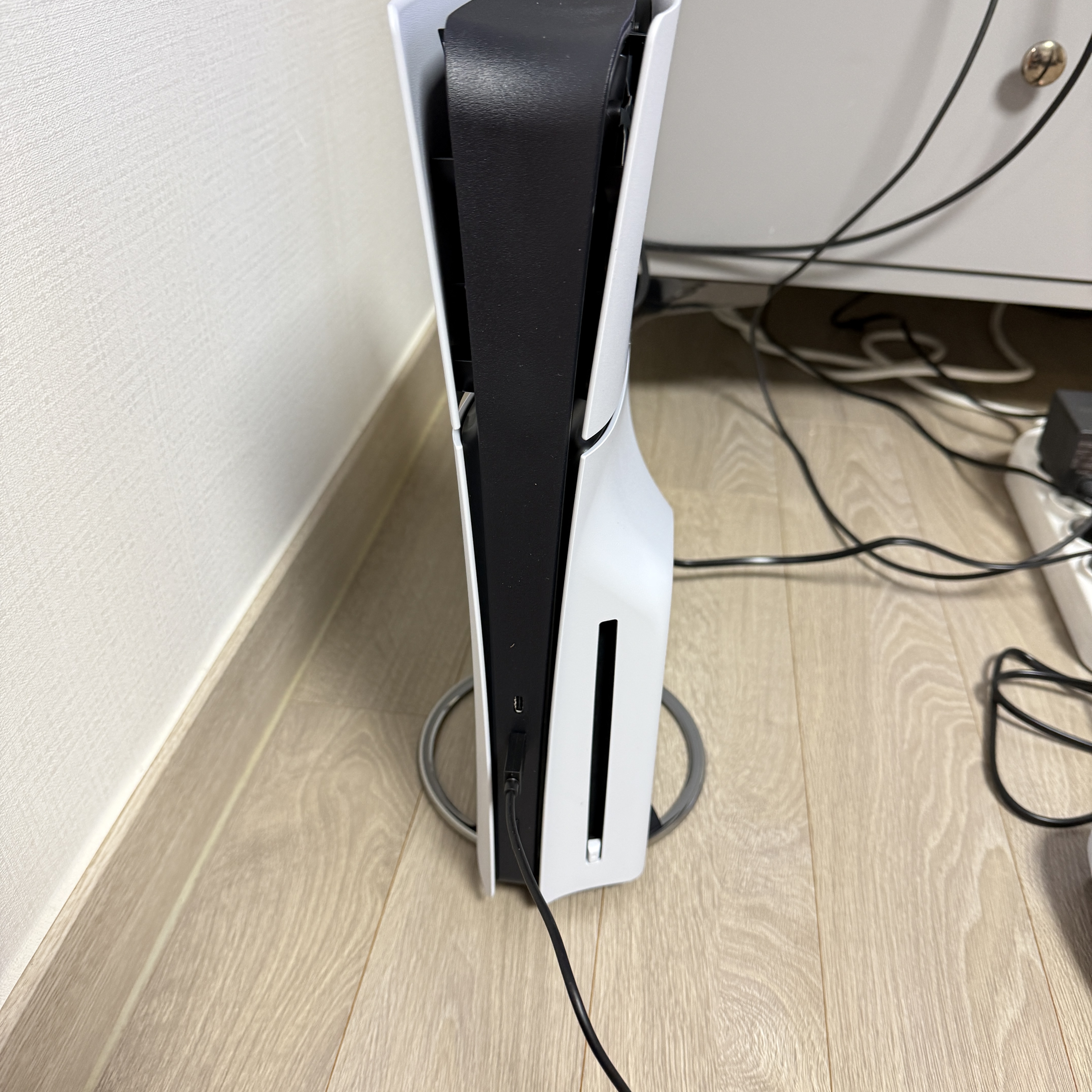 PlayStation 5 Slim Standard Edition 착용 스타일