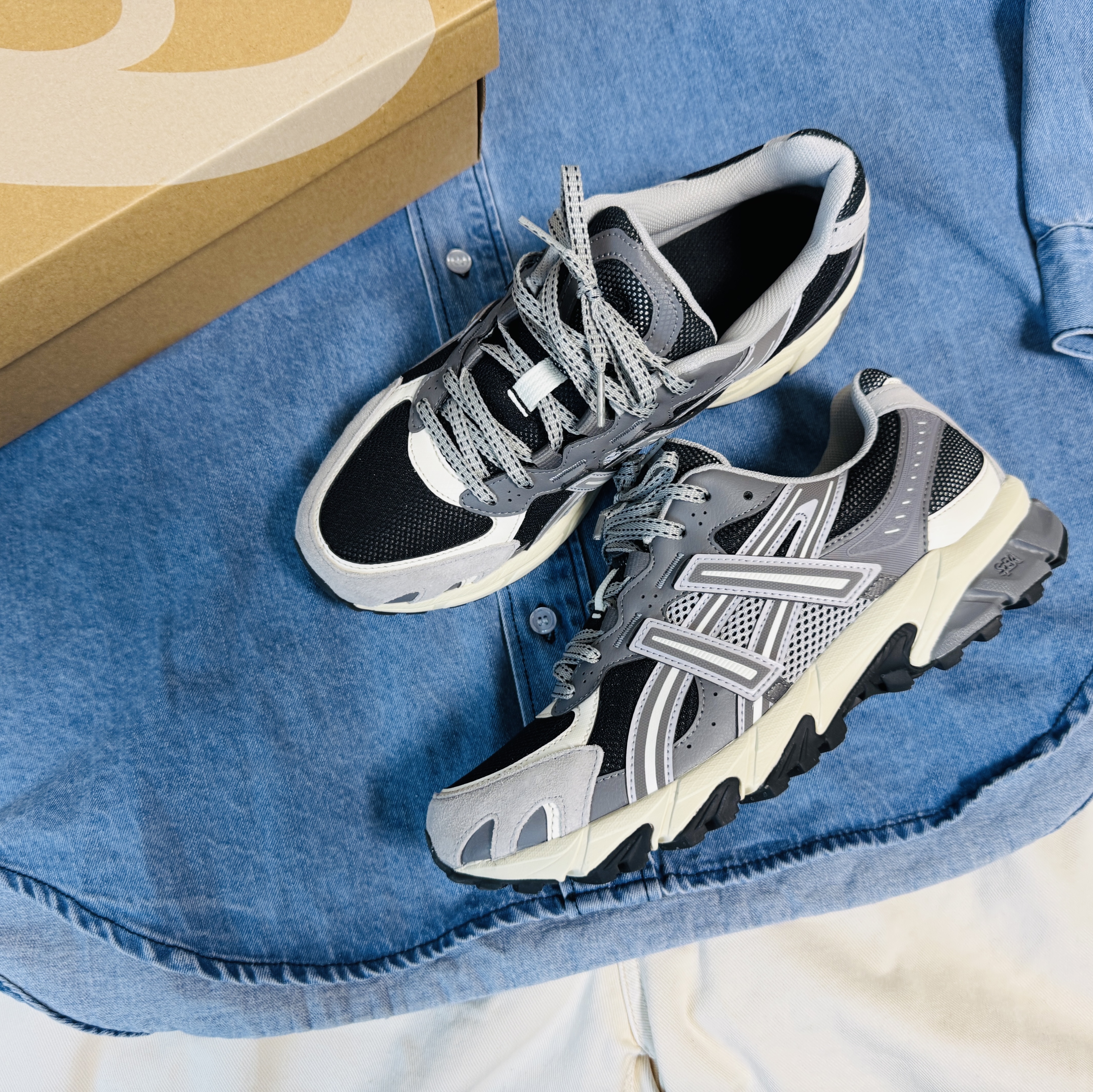 Asics Gel-Sonoma TR62 Black Cement Grey 착용 스타일 - 1