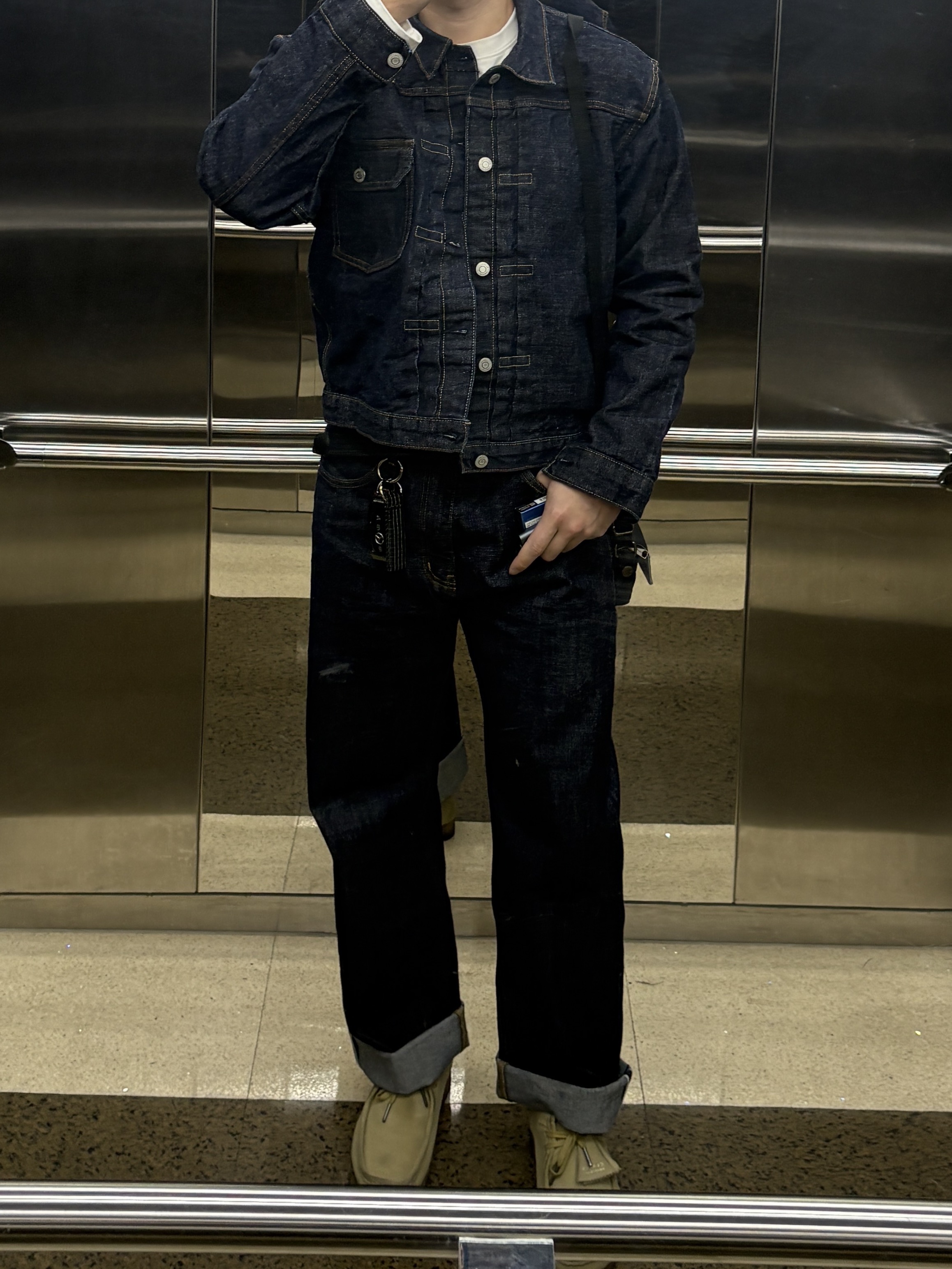 Fullcount 2107W-20 Type 1 Denim Jacket One Wash Indigo Blue, Clarks Wallabee Maple Suede 착용 스타일 - 2