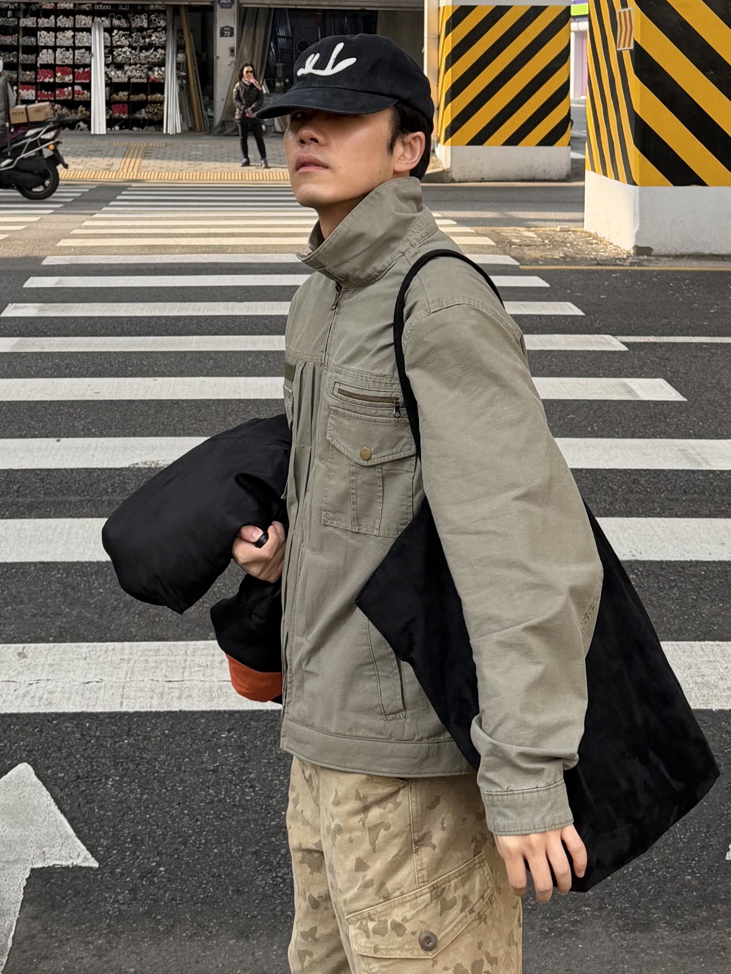 CHOWOO Overlap Pocket Camo Pants Washed Beige, CHOWOO Vintage Washed 5 Pockets Work Jacket Washed Khaki 착용 스타일 - 5