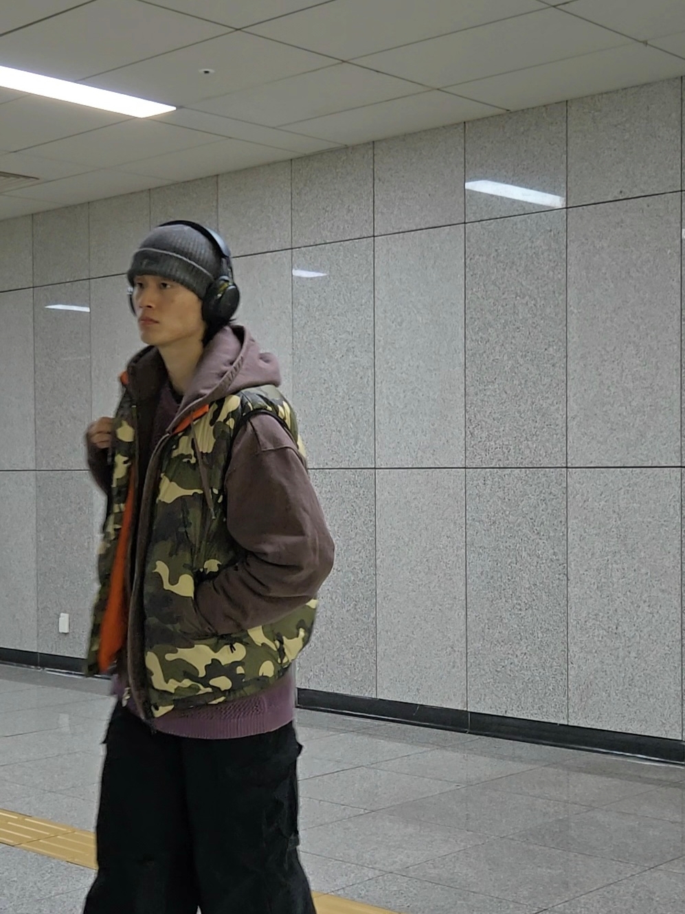 Jordan 1 Retro High Shattered Backboard 3.0, Bose QC Ultra Headphones 2nd Gen Triple Black (Korean Ver.) 착용 스타일 - 2