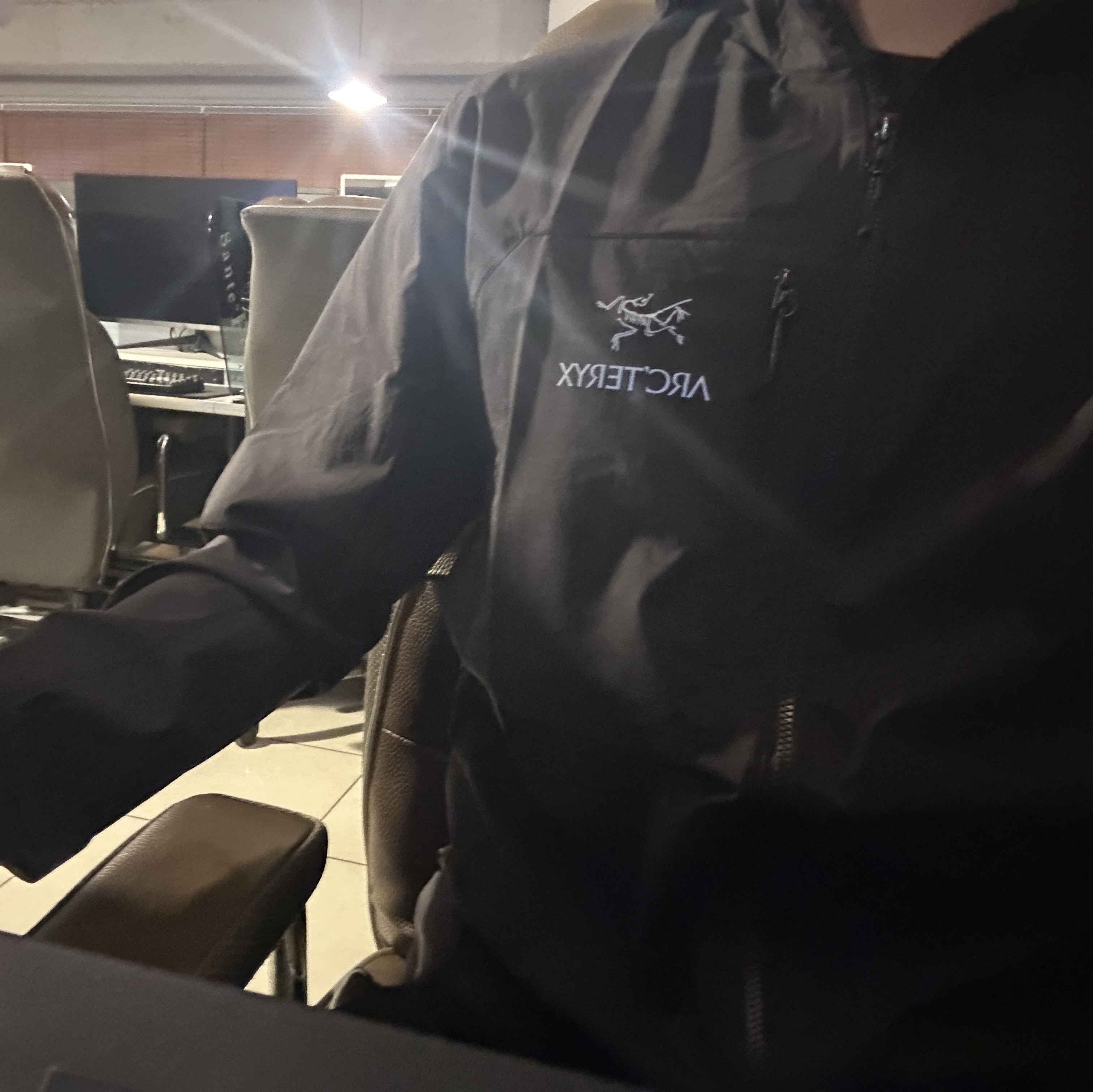 Arc'teryx Squamish Hoody Black 착용 스타일 - 2