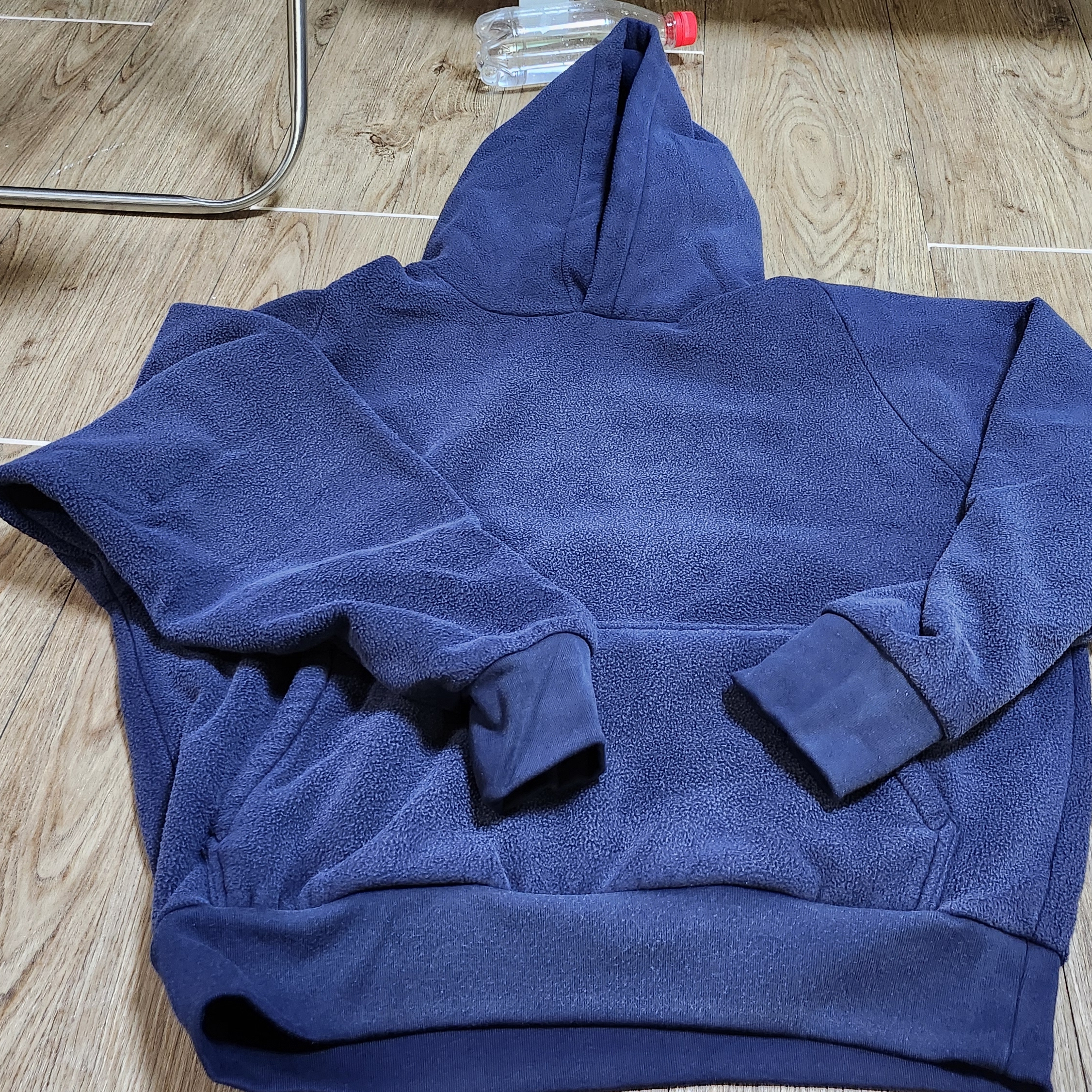 Yeezy Gap Polar Fleece Regular Hoodie Black 착용 스타일 - 2