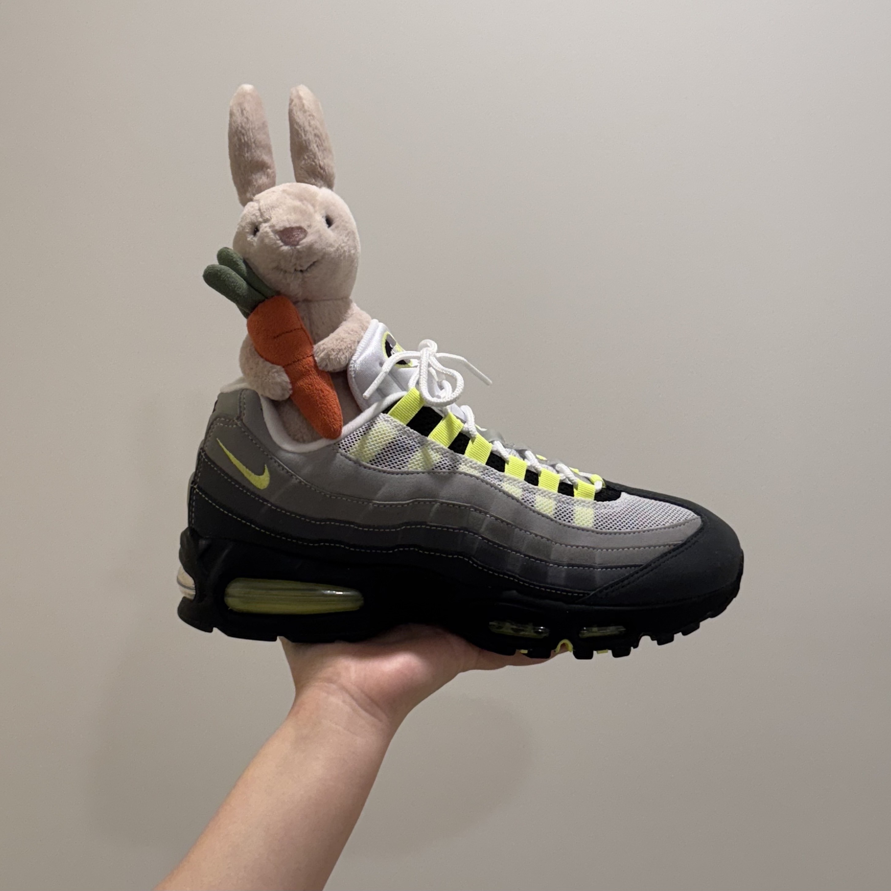 Nike Air Max 95 OG Neon 착용 스타일
