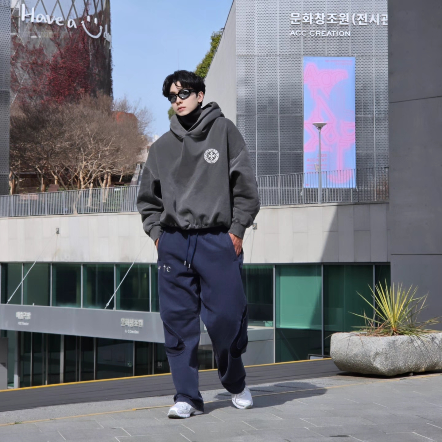 Punch Drunk Parties Circle Logo Garment Dyed Hoodie Charcoal, Adidas x Thug Club Teamgeist Sweatpants Night Indigo - KR Sizing 착용 스타일 - 2