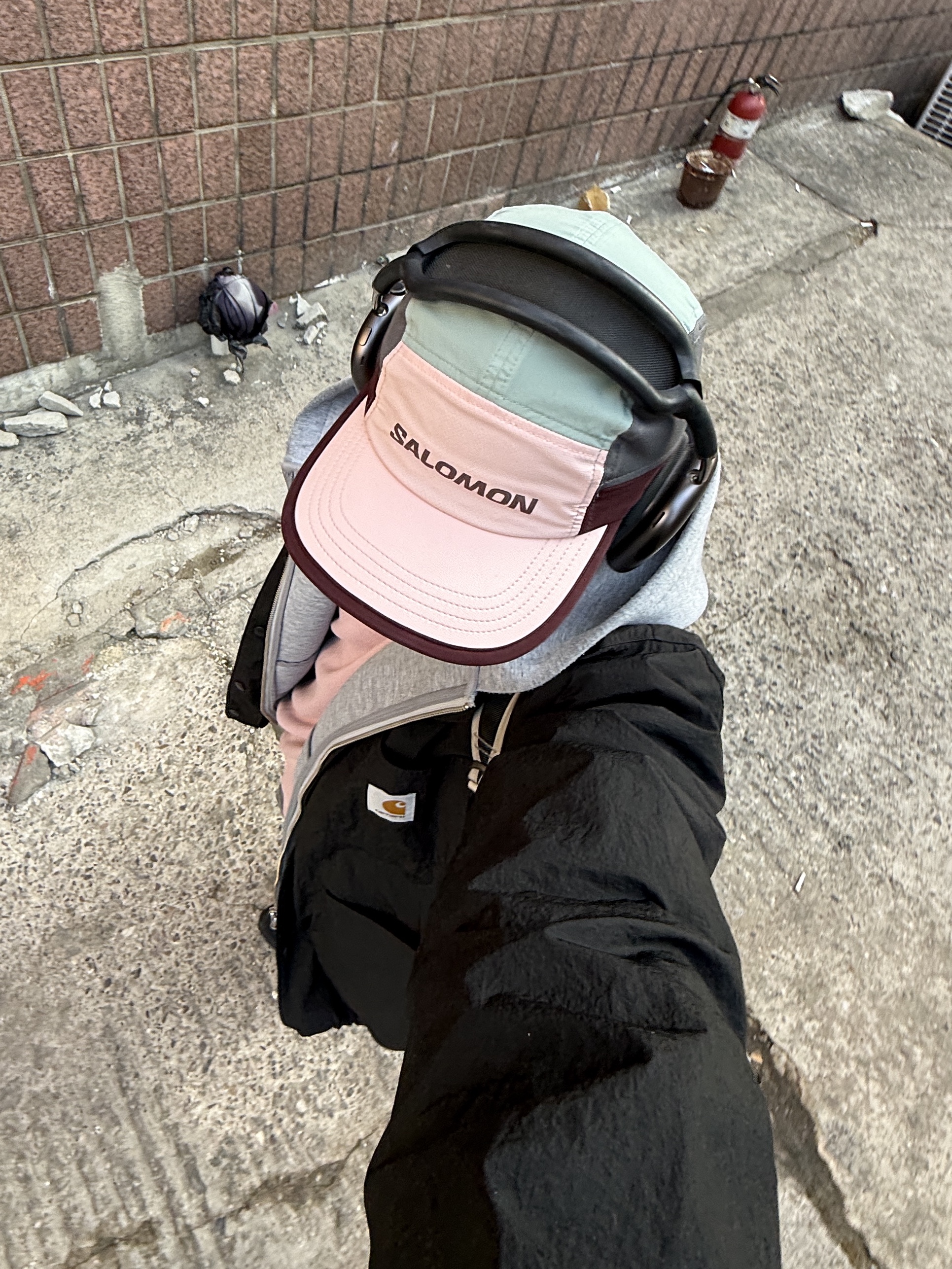 Apple AirPods Max Lightning Space Gray (Korean Ver.), Salomon Tempos Running Block Cap Light Pink 착용 스타일 - 1