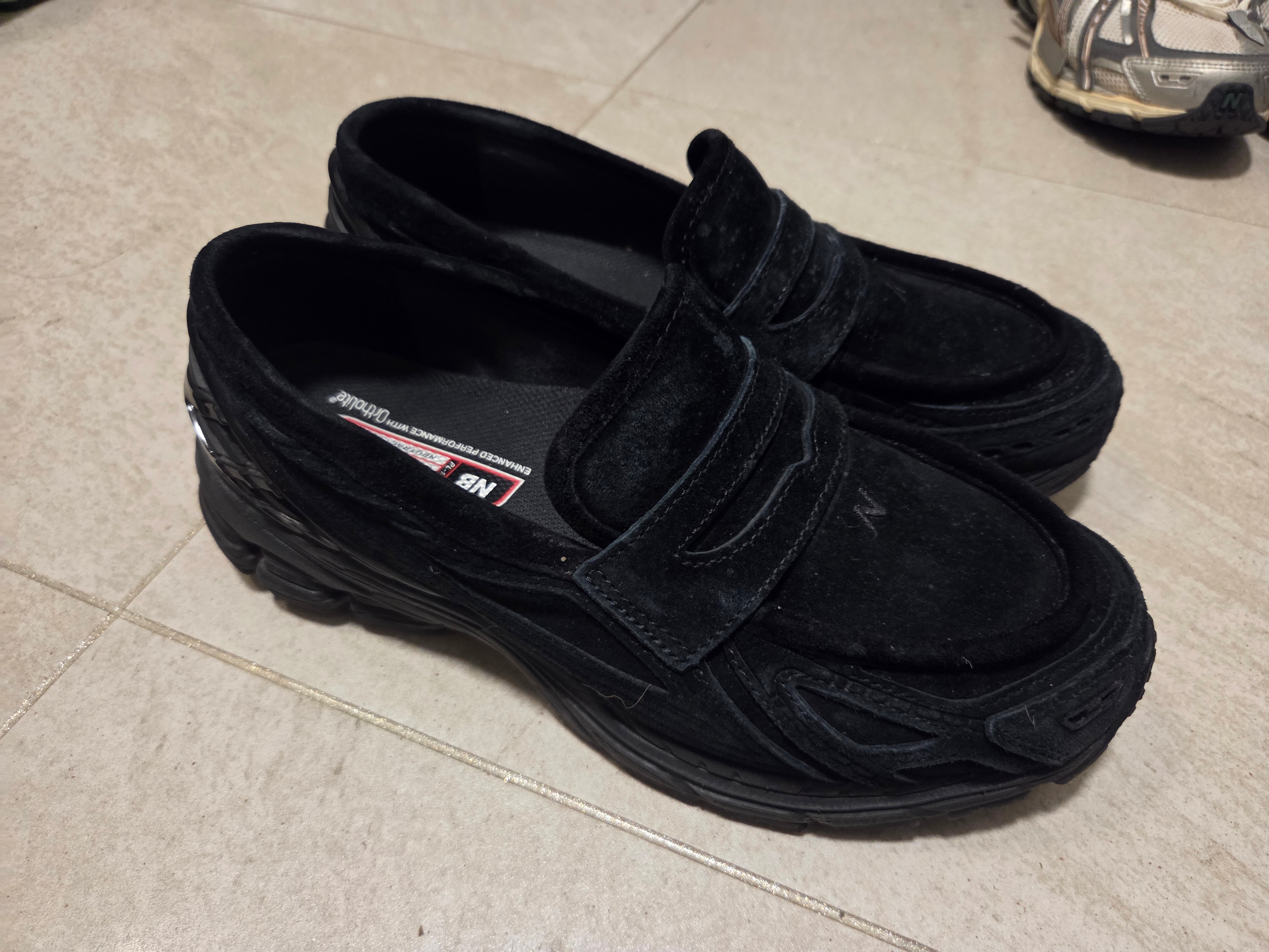 New Balance 1906L Black, New Balance 1906L Black Black Cement 착용 스타일 - 1
