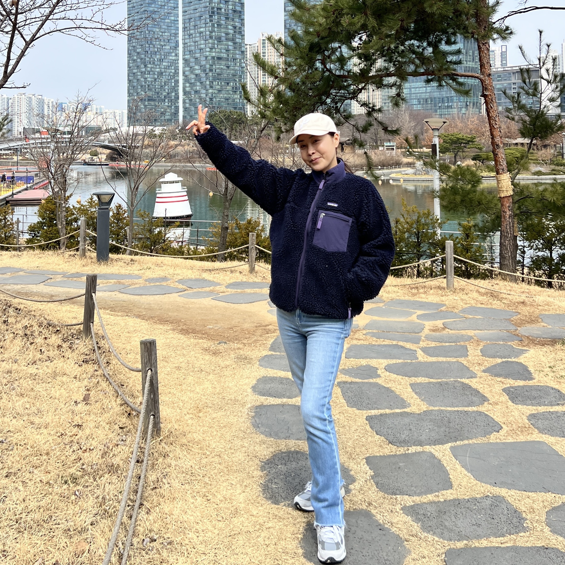 (W) Patagonia Classic Retro-X Fleece Jacket Sunken Blue, Palace P 6-Panel Navy 착용 스타일 - 2