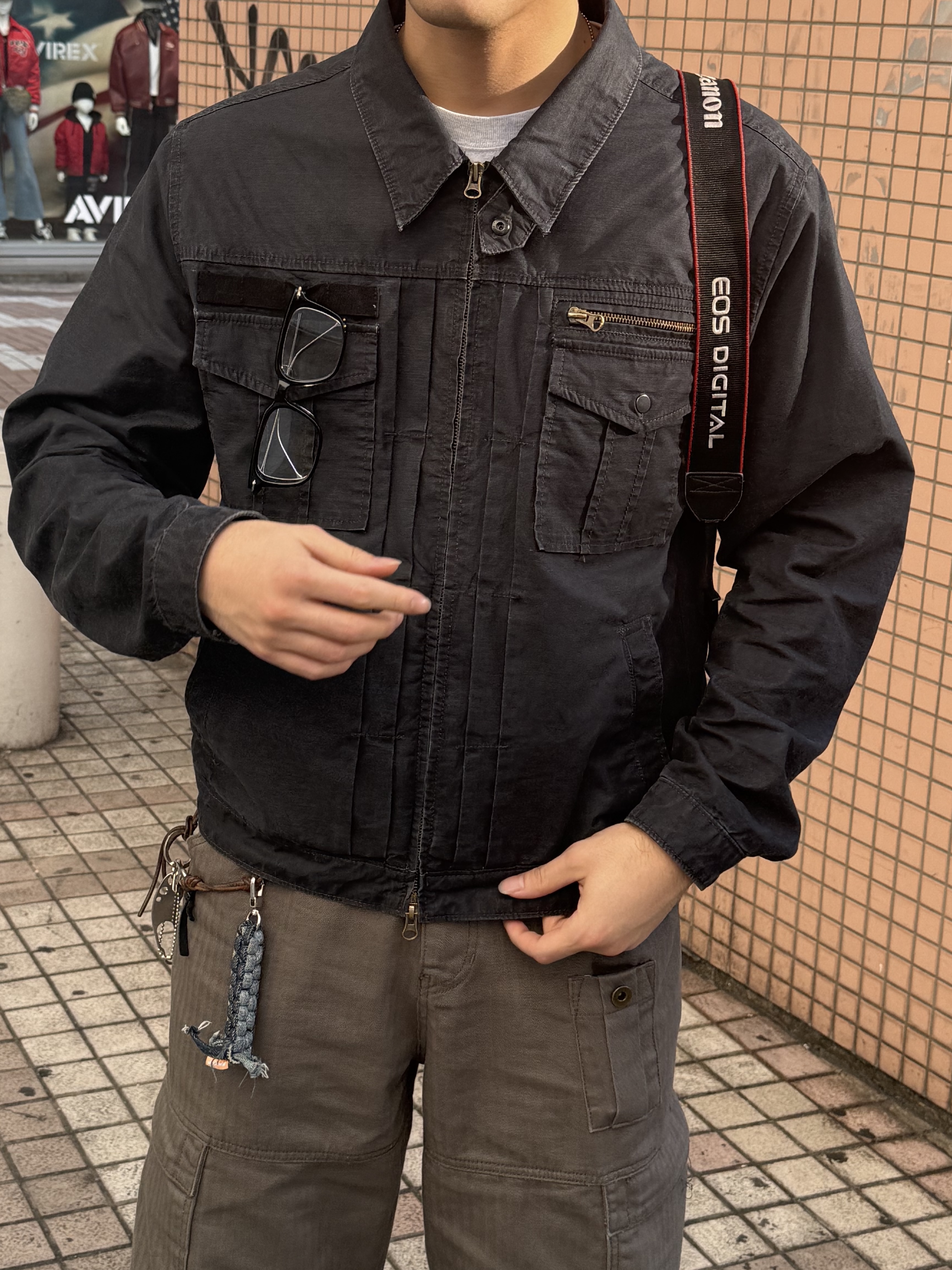CHOWOO Vintage Washed 5 Pockets Work Jacket Washed Navy, CHOWOO 4 Panel Cargo Pockets Herringbone Twill Pants Khaki 착용 스타일 - 4