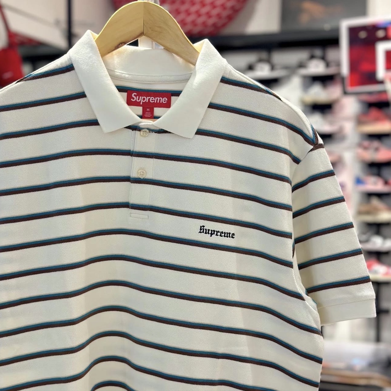 Supreme Washed Stripe Polo White - 26SS, Supreme Washed Stripe Polo Navy - 26SS 착용 스타일 - 2