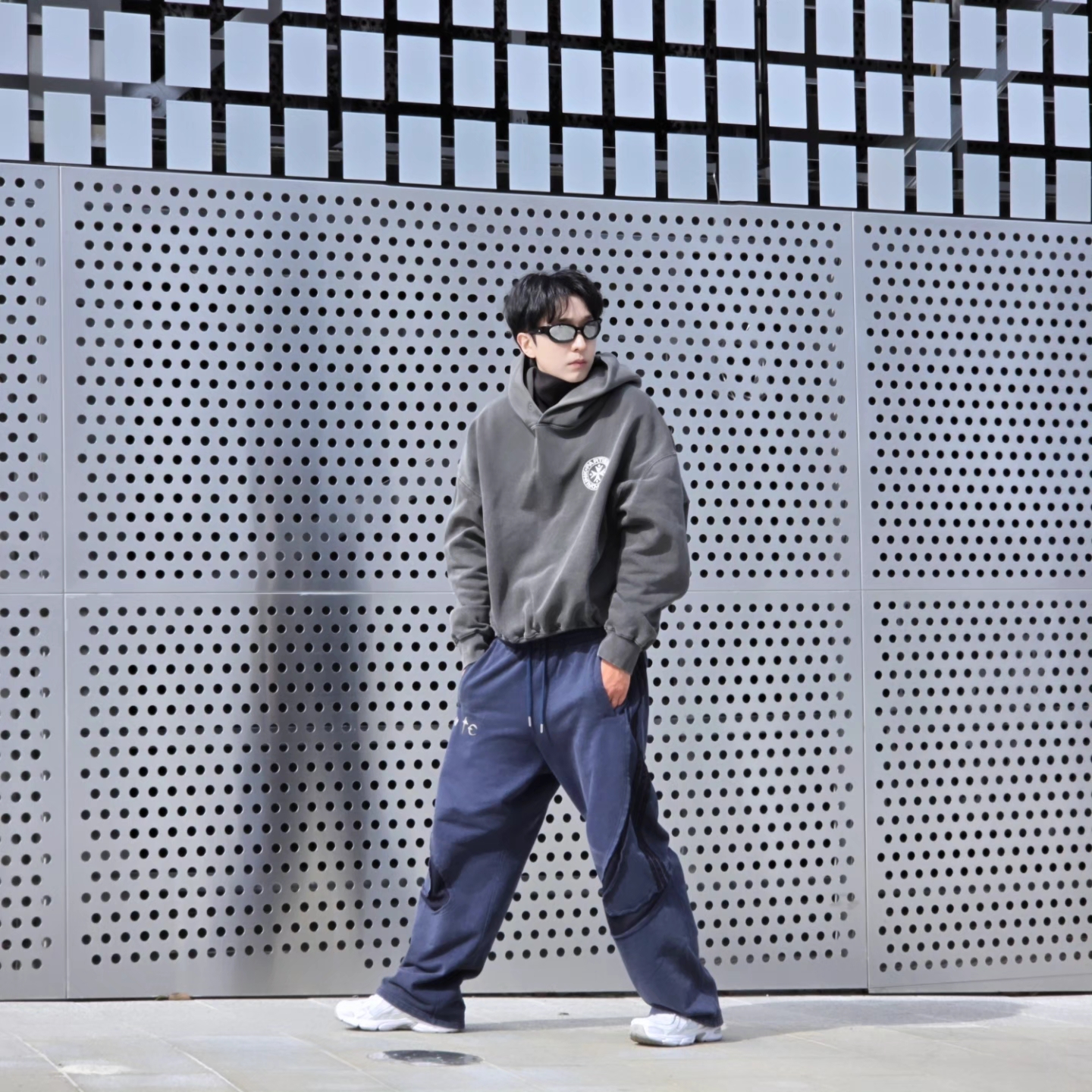 Punch Drunk Parties Circle Logo Garment Dyed Hoodie Charcoal, Adidas x Thug Club Teamgeist Sweatpants Night Indigo - KR Sizing 착용 스타일 - 3