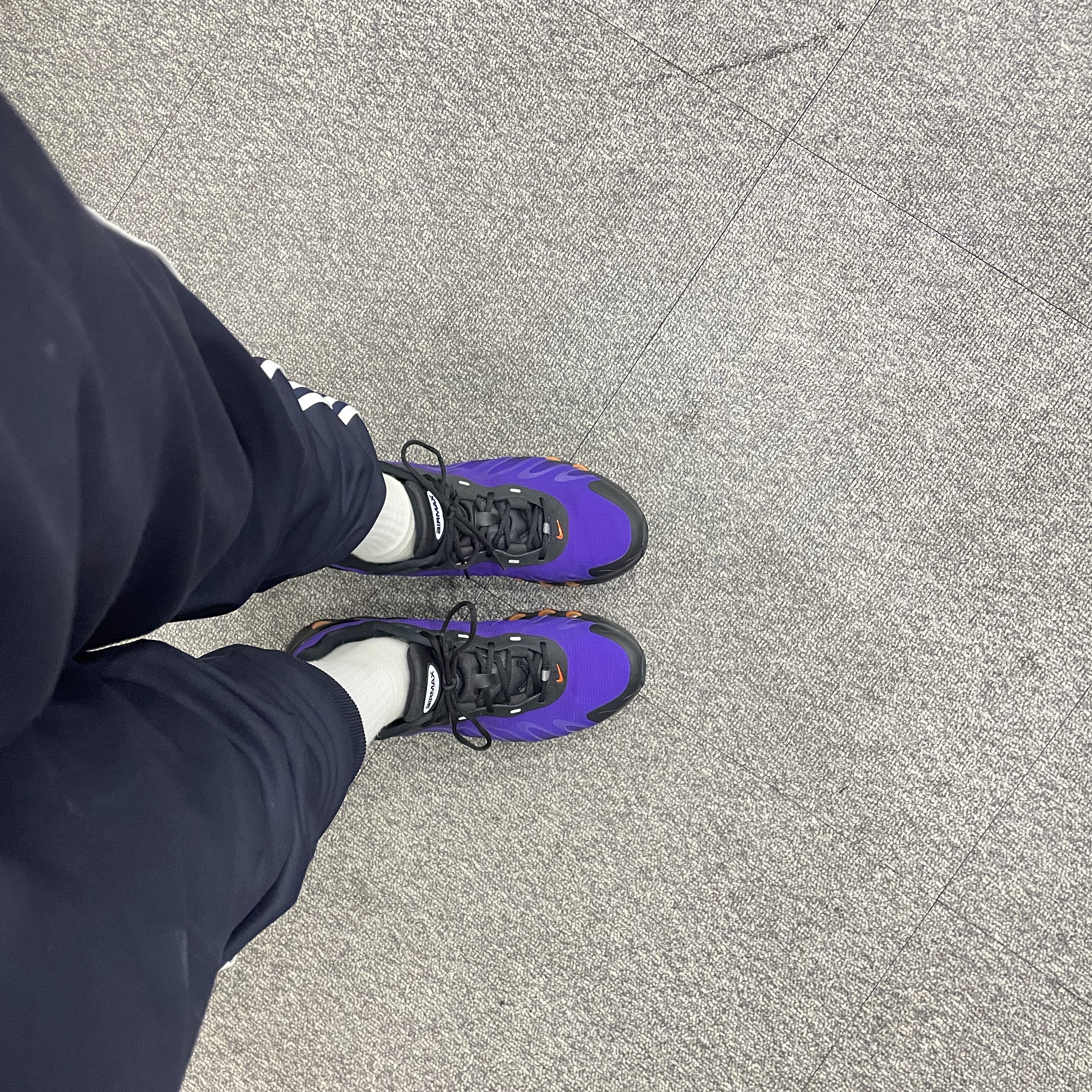 Nike Air Max Dn8 Black Indigo Burst 착용 스타일
