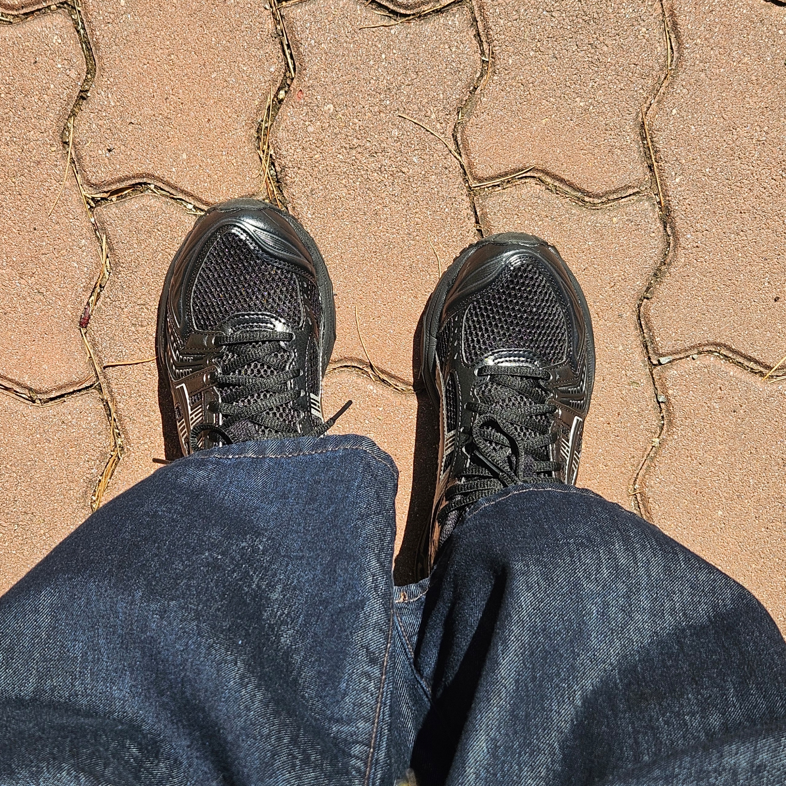 Asics Gel-Kayano 14 Black Pure Silver 착용 스타일