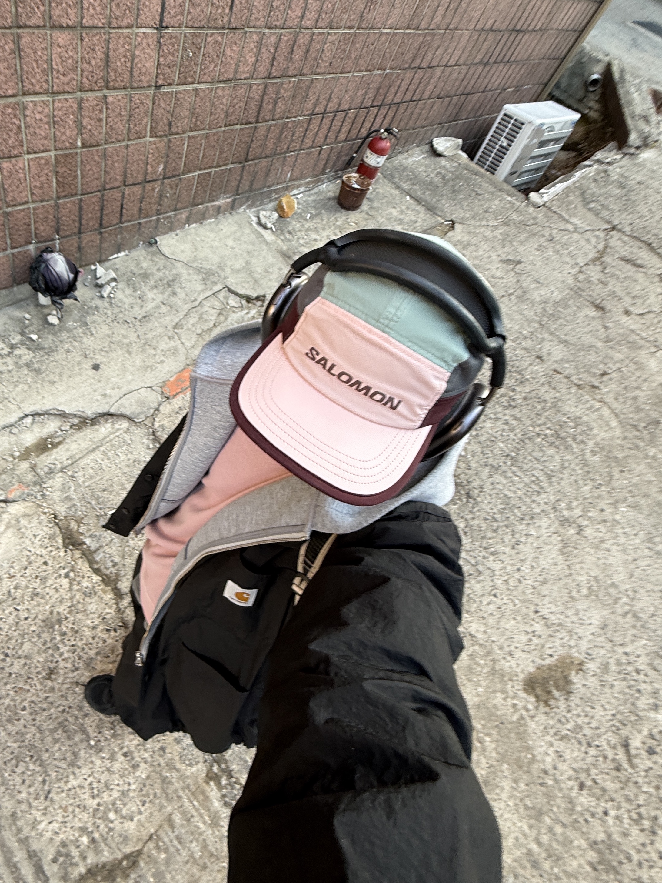 Apple AirPods Max Lightning Space Gray (Korean Ver.), Salomon Tempos Running Block Cap Light Pink 착용 스타일 - 4