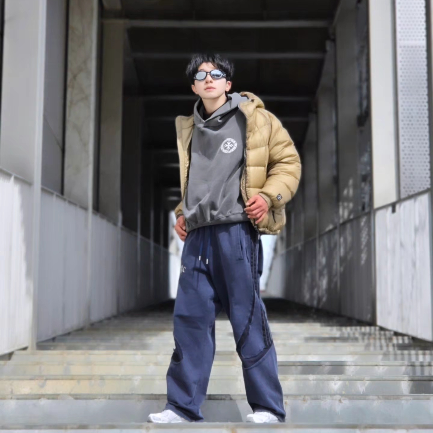 Punch Drunk Parties Circle Logo Garment Dyed Hoodie Charcoal, Adidas x Thug Club Teamgeist Sweatpants Night Indigo - KR Sizing 착용 스타일 - 6