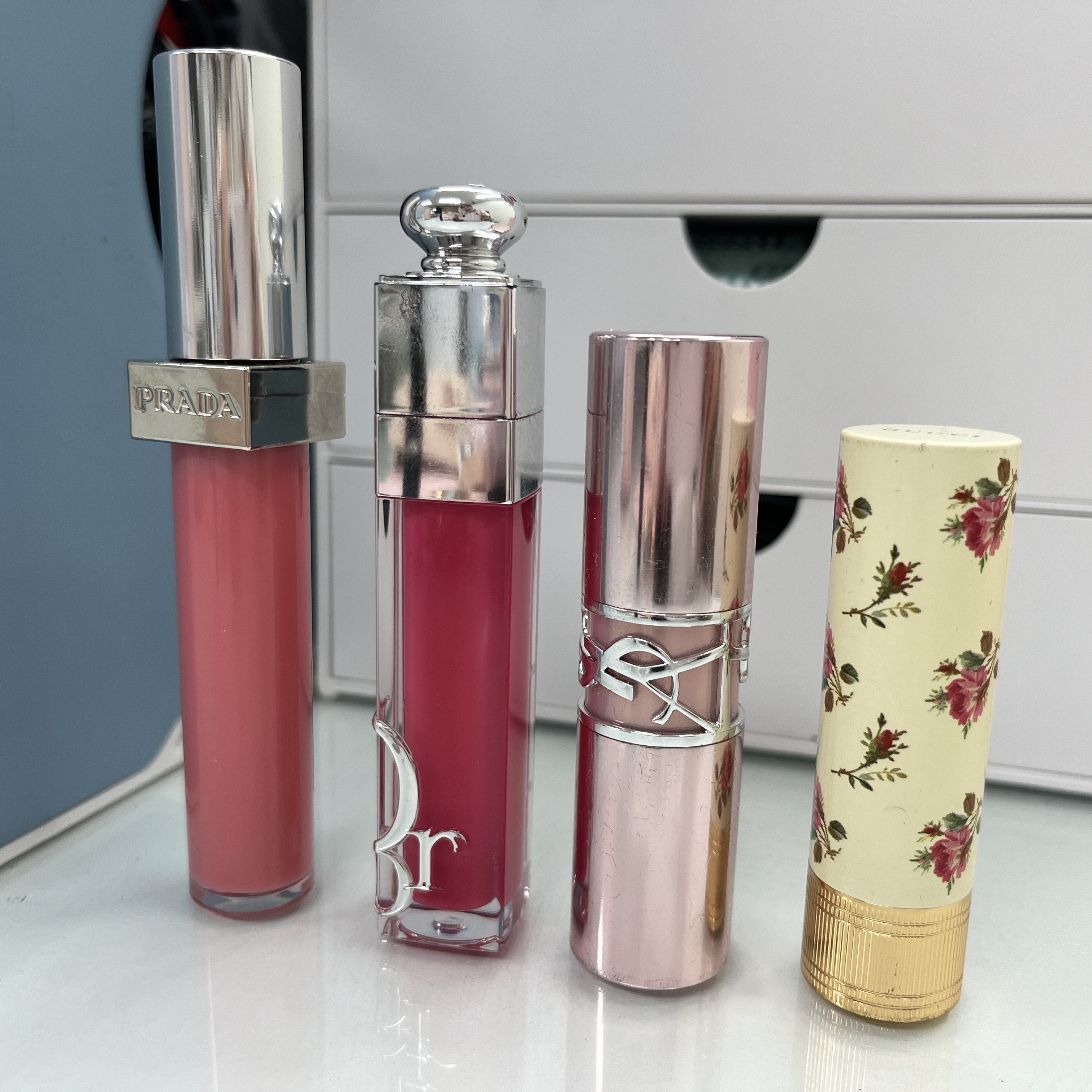 Dior Addict Lip Maximizer 007 Raspberry, Yves Saint Laurent Candy Glow Butter Balm 44B Nude Lavalliere 착용 스타일