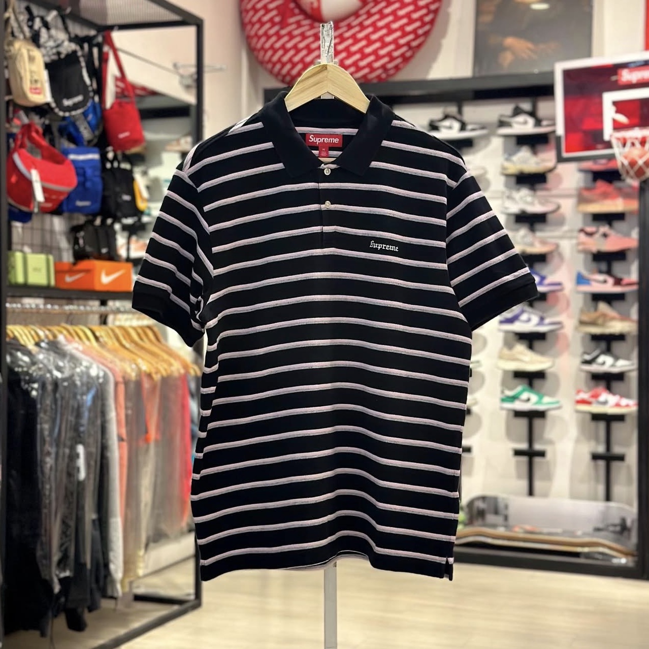Supreme Washed Stripe Polo White - 26SS, Supreme Washed Stripe Polo Navy - 26SS 착용 스타일 - 3