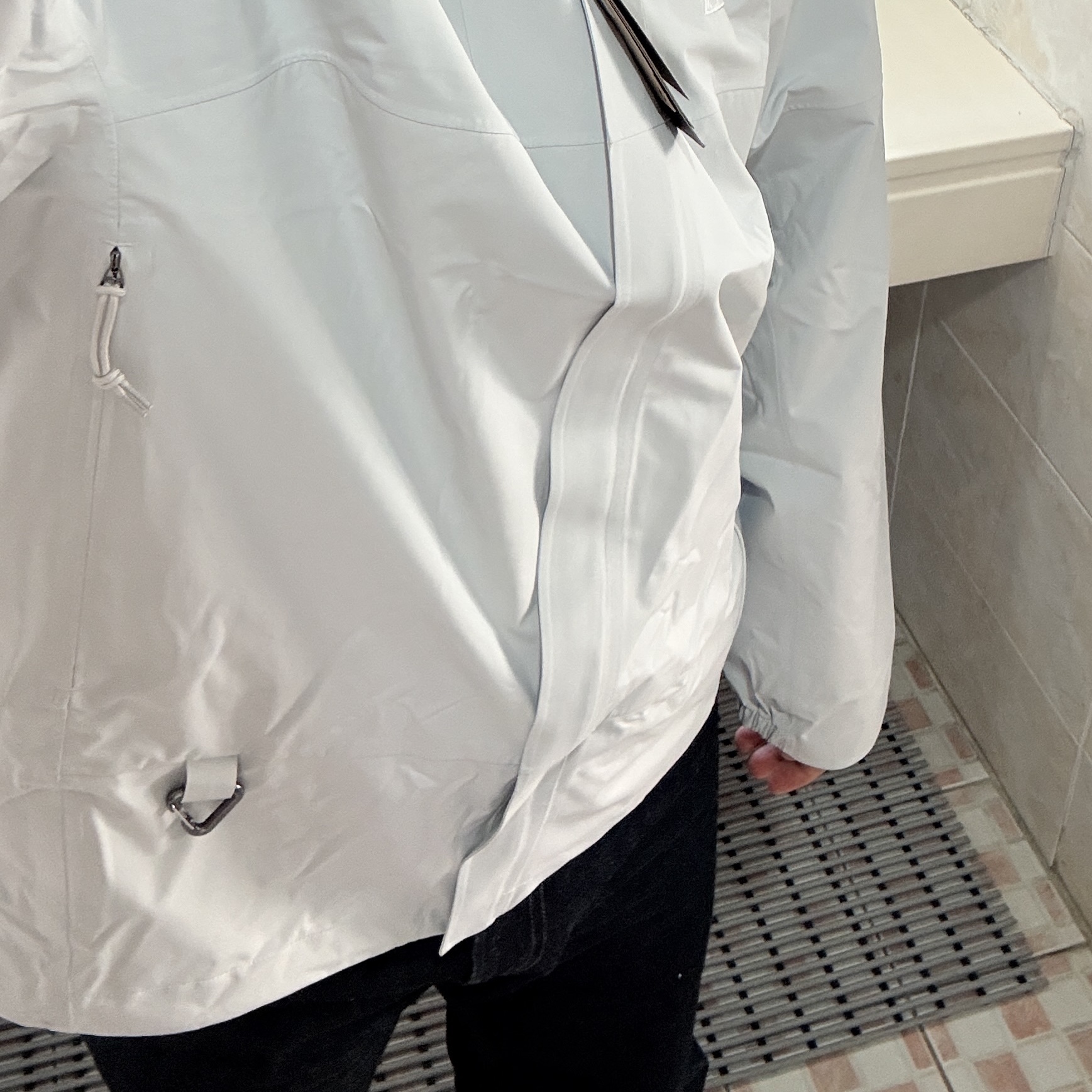 Nike ACG Storm-Fit ADV Cascade Rains Full Zip Jacket Photon Dust - Asia 착용 스타일 - 1