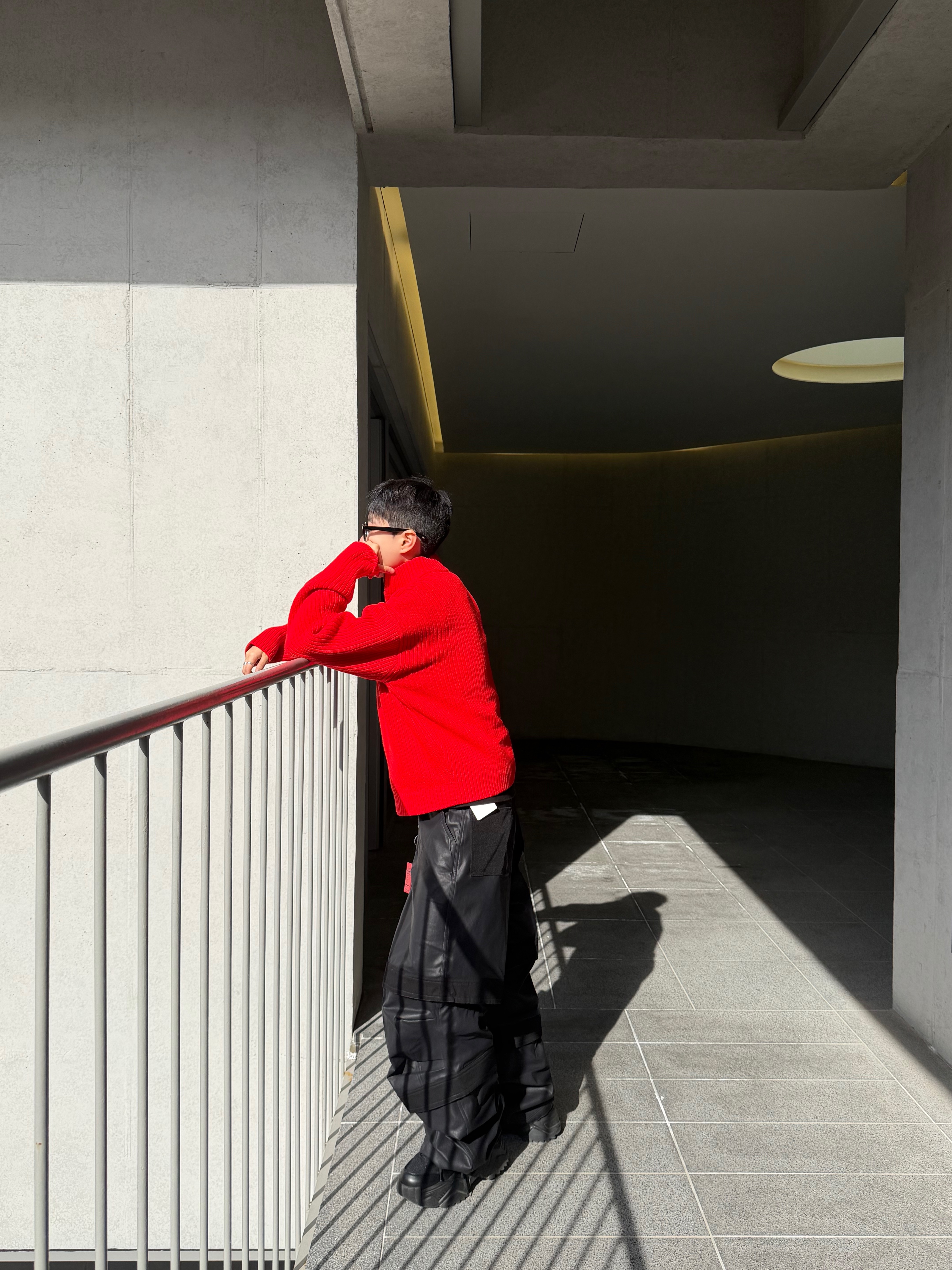 Farfromwhat Far High Neck Rib Knit Zip-Up_Red, farfromwhat far layered work pants_black 착용 스타일 - 3