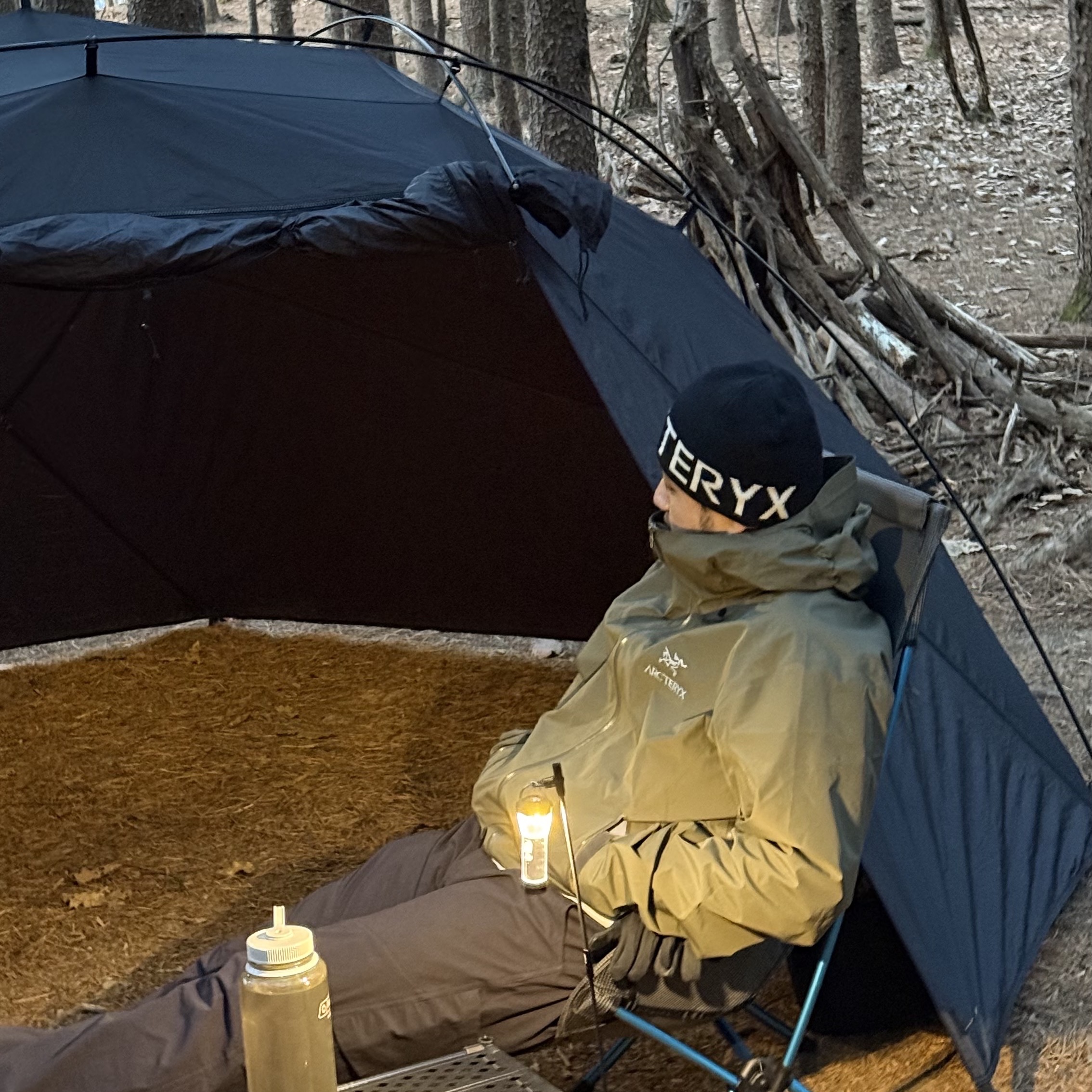 Arc'teryx Word Head Toque Orca, Arc'teryx Beta LT Jacket Tatsu 착용 스타일