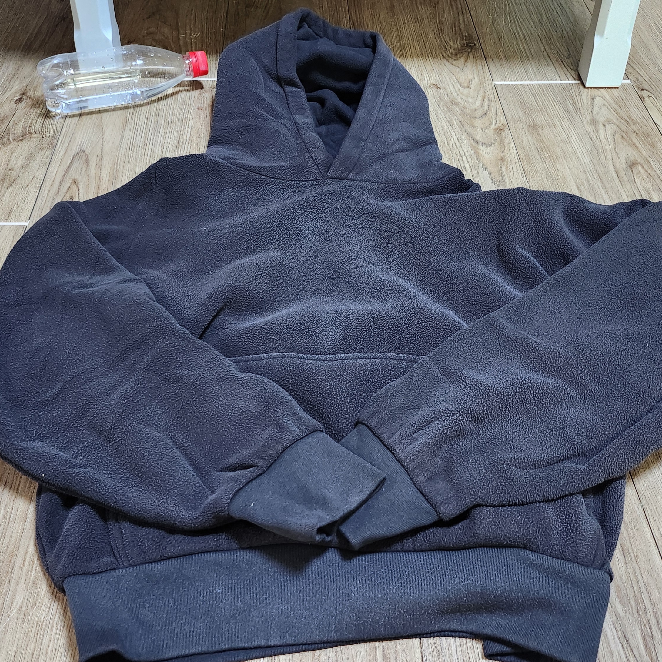 Yeezy Gap Polar Fleece Regular Hoodie Black 착용 스타일 - 1