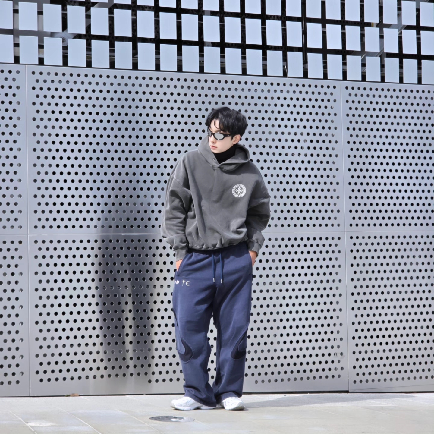 Punch Drunk Parties Circle Logo Garment Dyed Hoodie Charcoal, Adidas x Thug Club Teamgeist Sweatpants Night Indigo - KR Sizing 착용 스타일 - 2