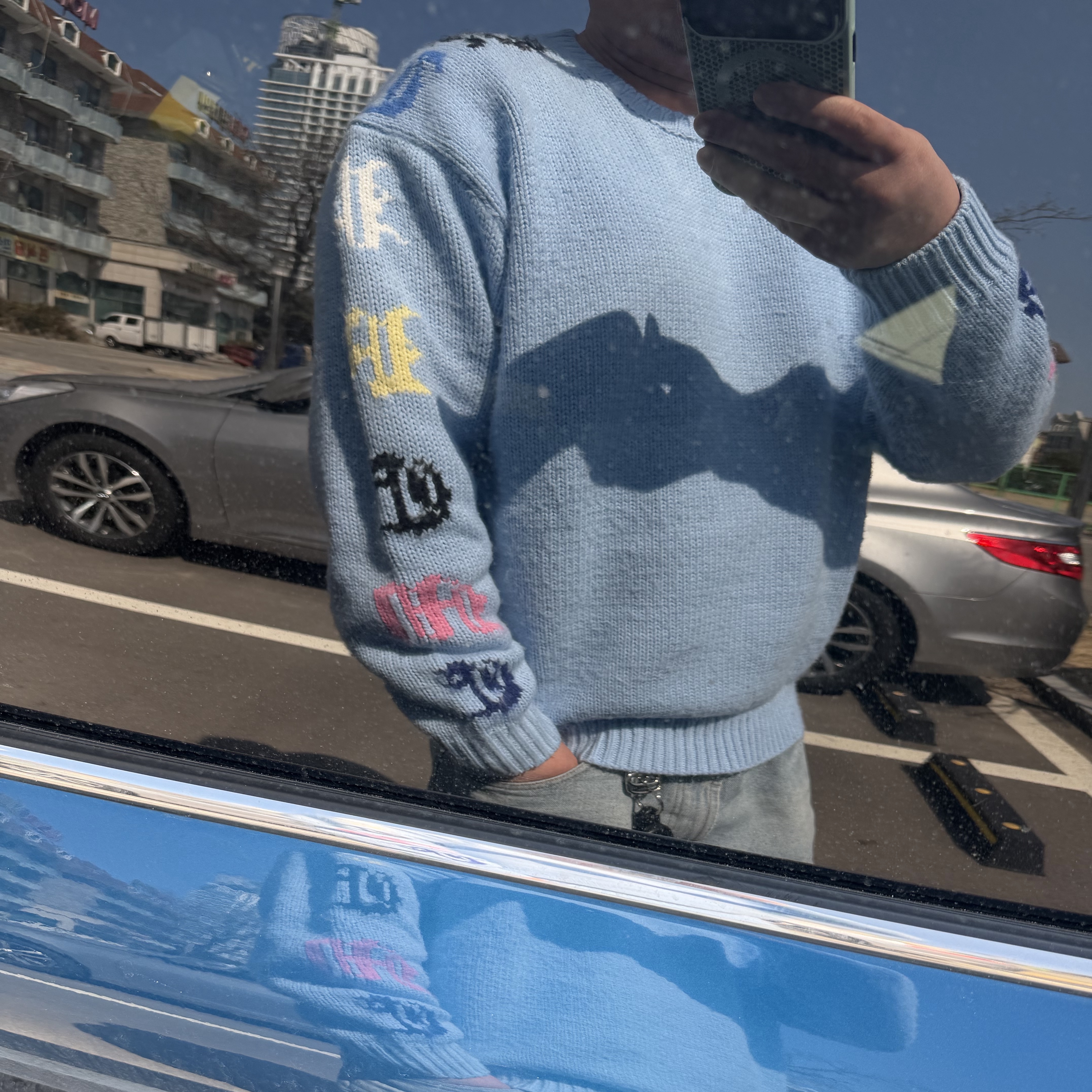 Supreme Old English Sleeves Sweater Light Blue - 26SS 착용 스타일 - 1