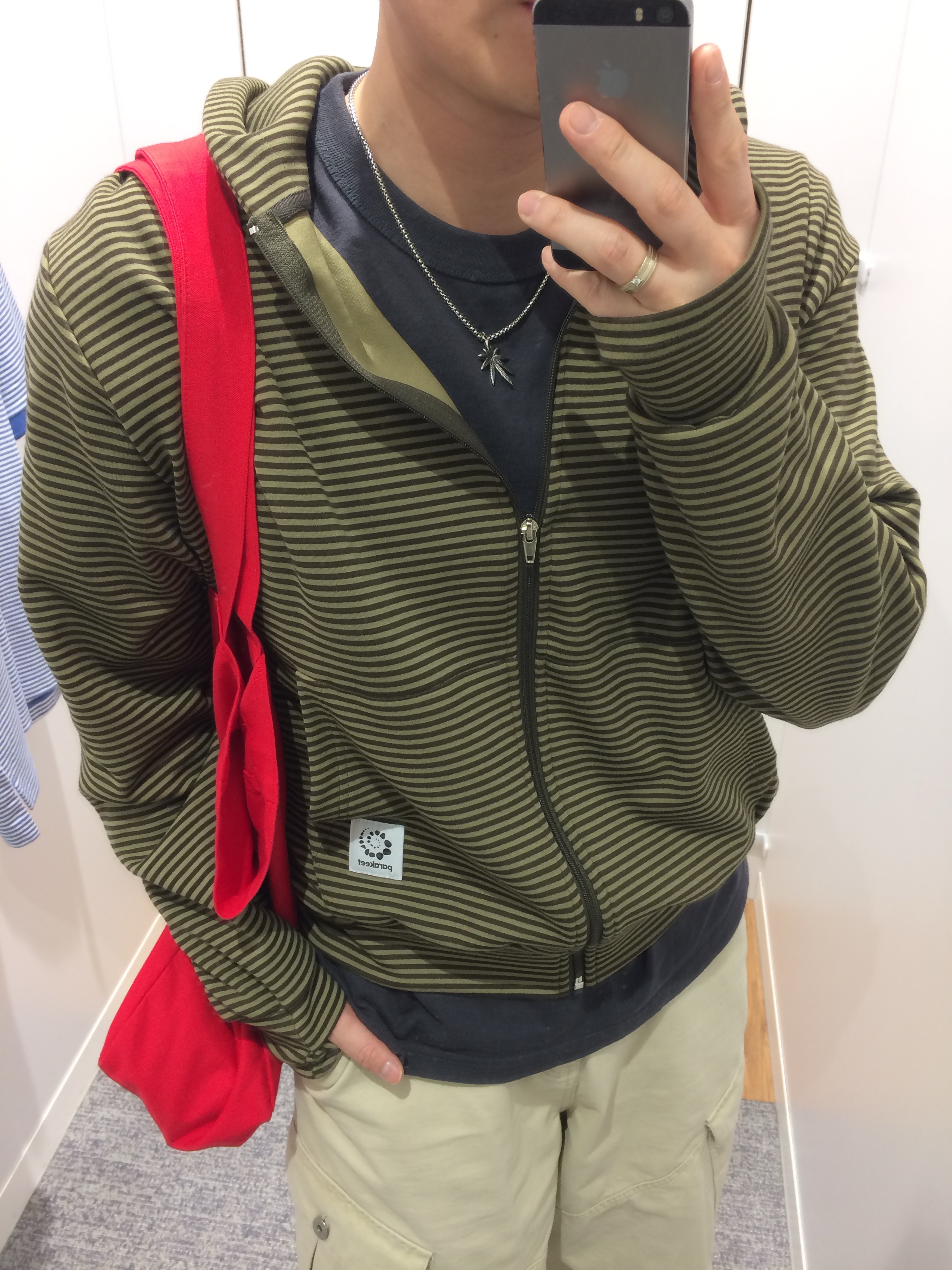 Depc Logo Eco Bag Red 착용 스타일 - 2