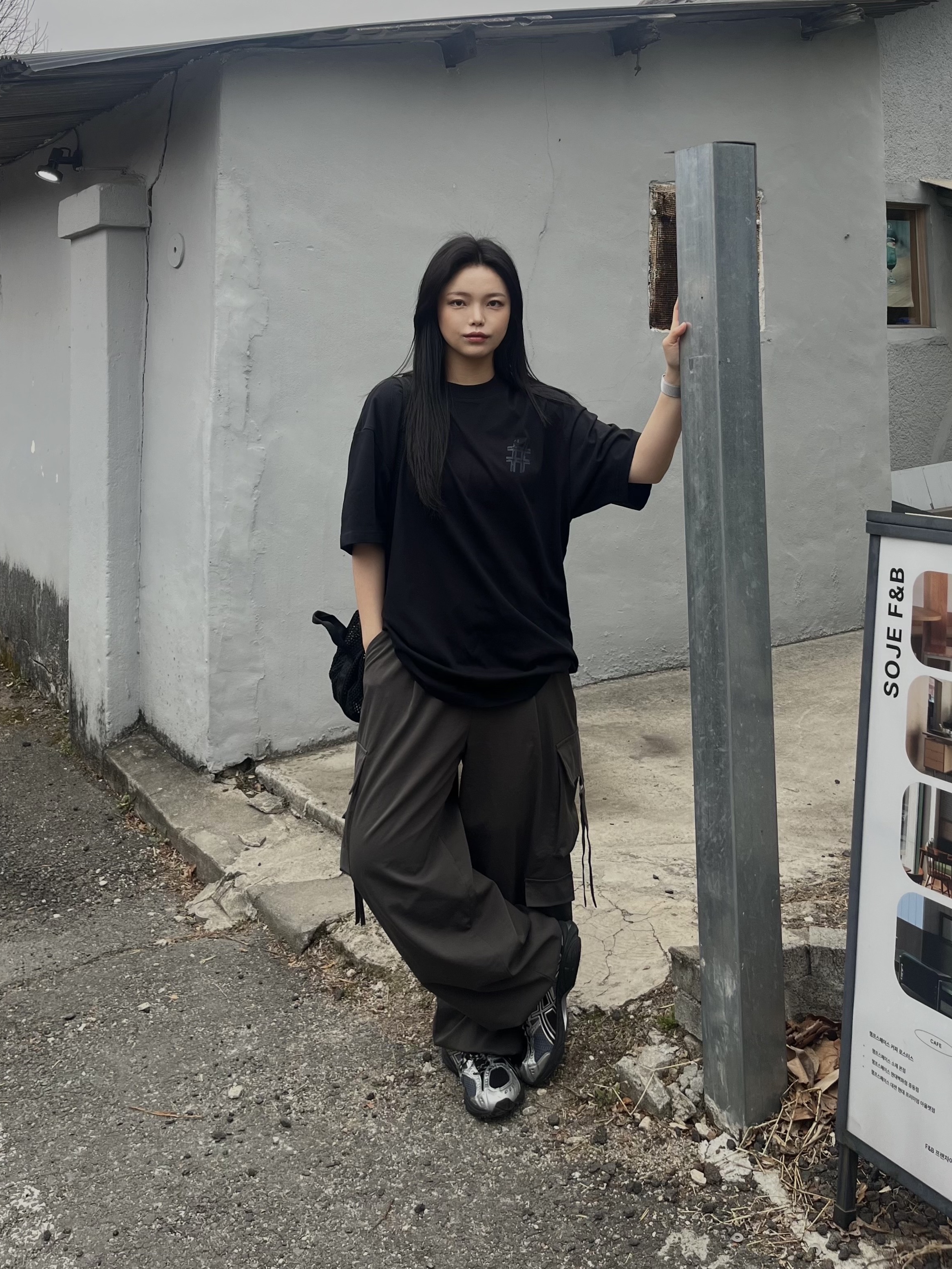 Supreme Mesh Mini Duffle Bag Black - 25SS 착용 스타일 - 2
