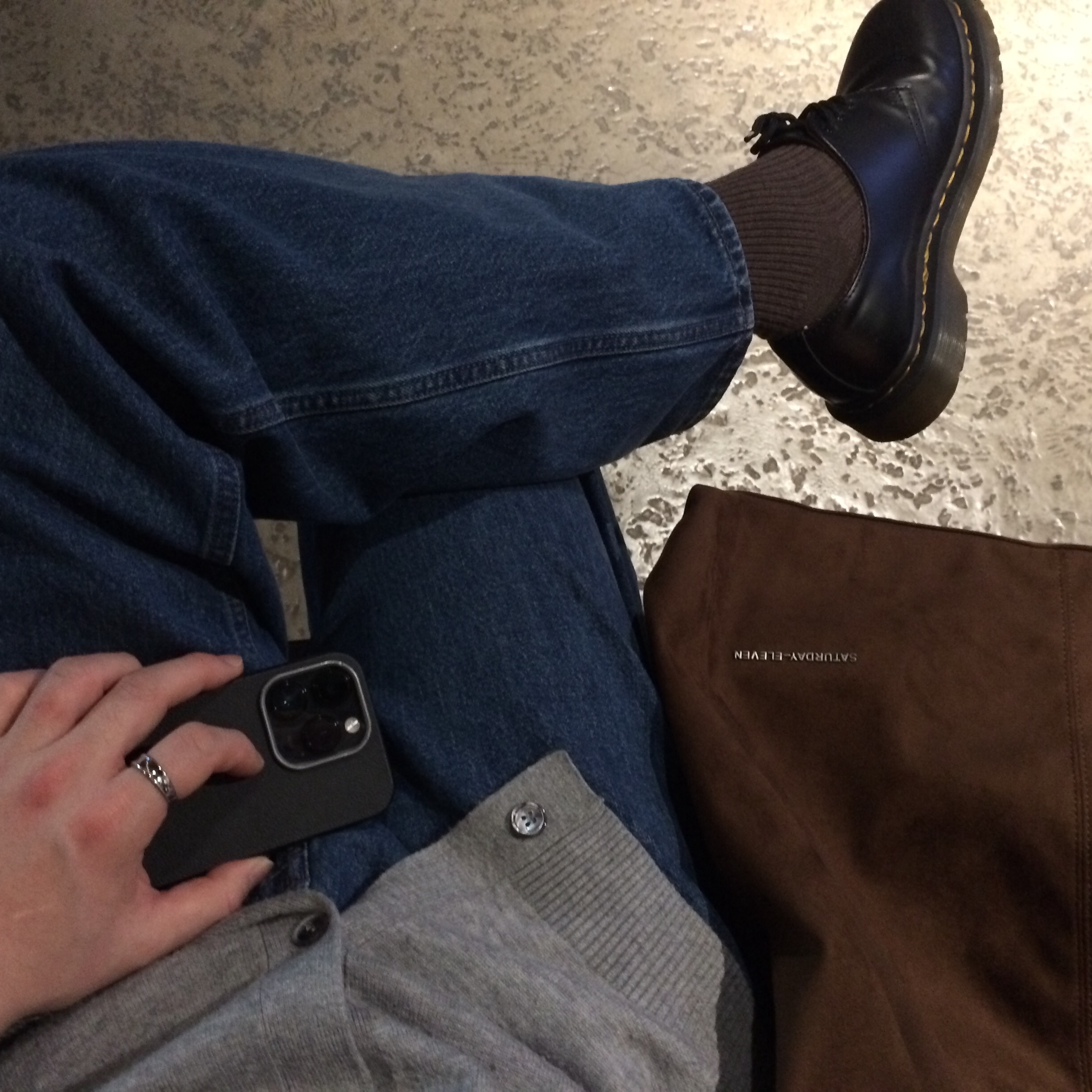 Dr. Martens 1461 Smooth Black 착용 스타일 - 1