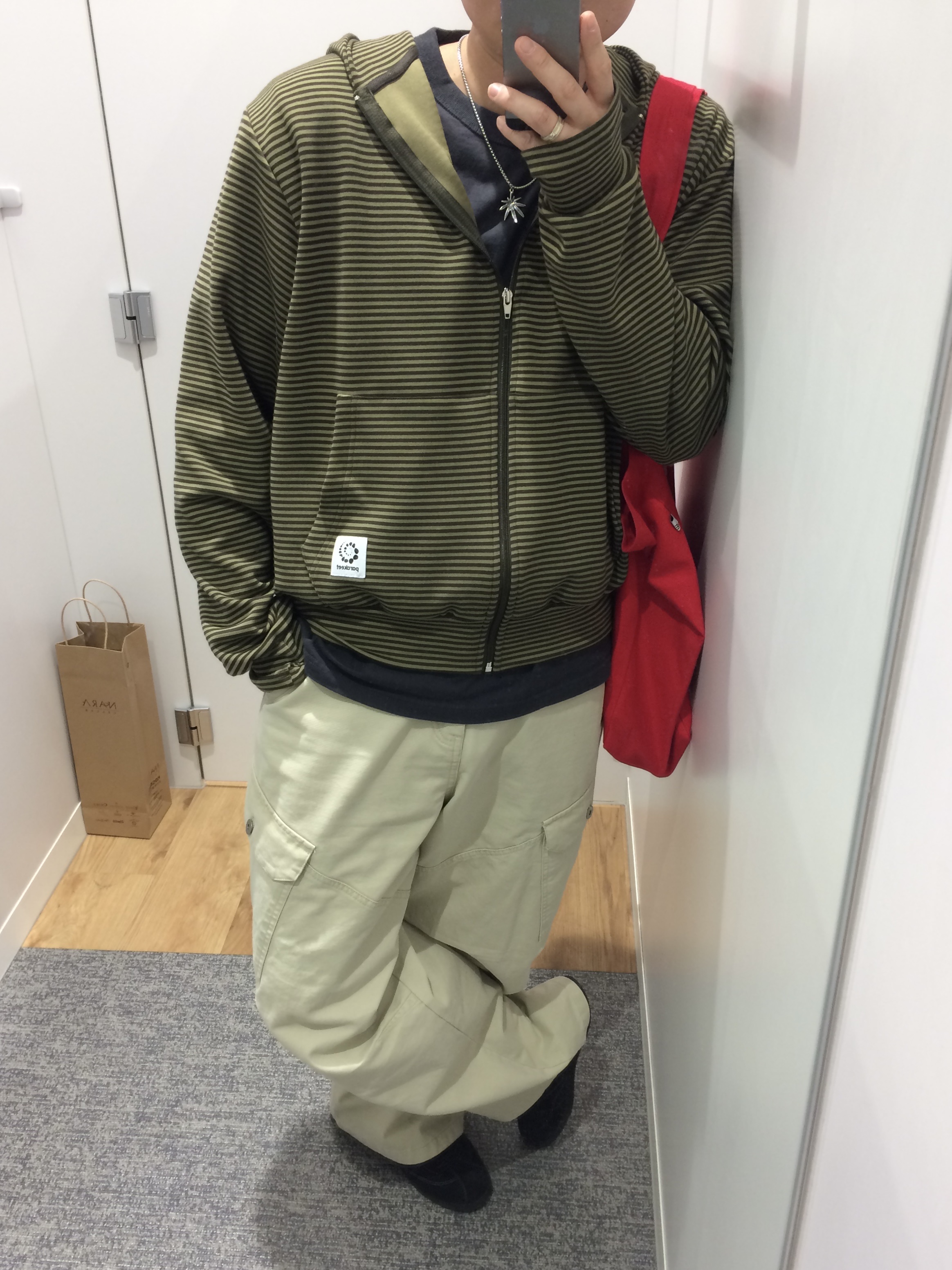 Depc Logo Eco Bag Red 착용 스타일 - 4