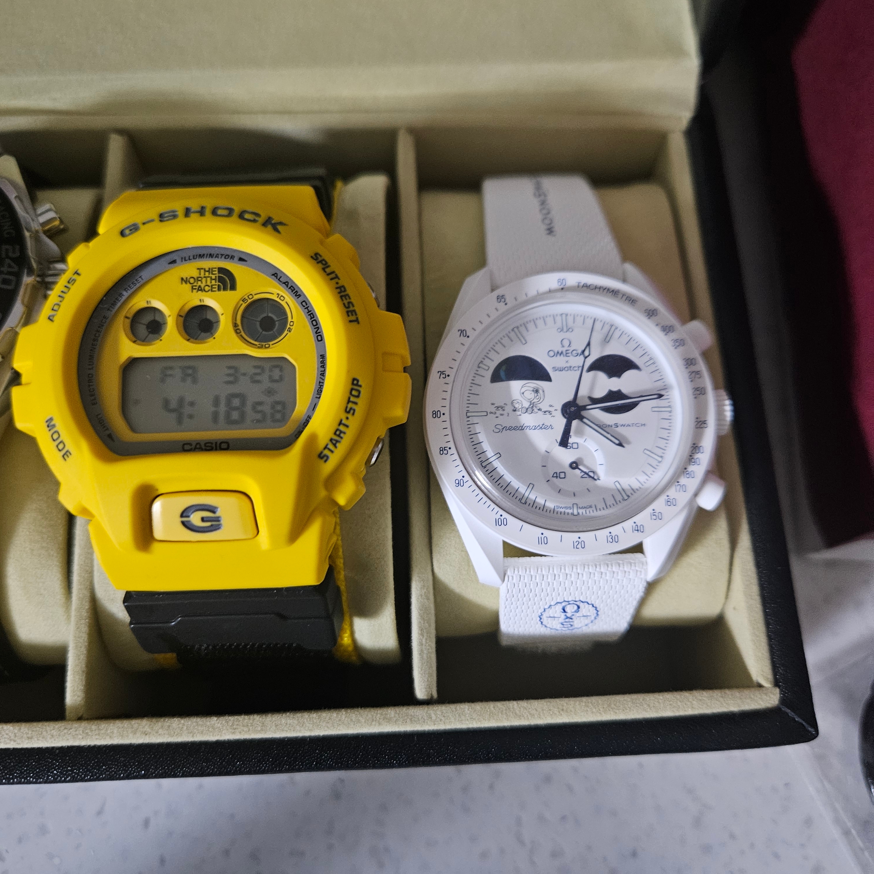 Swatch x Omega x Snoopy Bioceramic Moonswatch Mission To The Earthphase 42mm Moonshine Gold Cold Moon, Casio G-Shock x Supreme x The North Face DW-6900 Yellow 착용 스타일