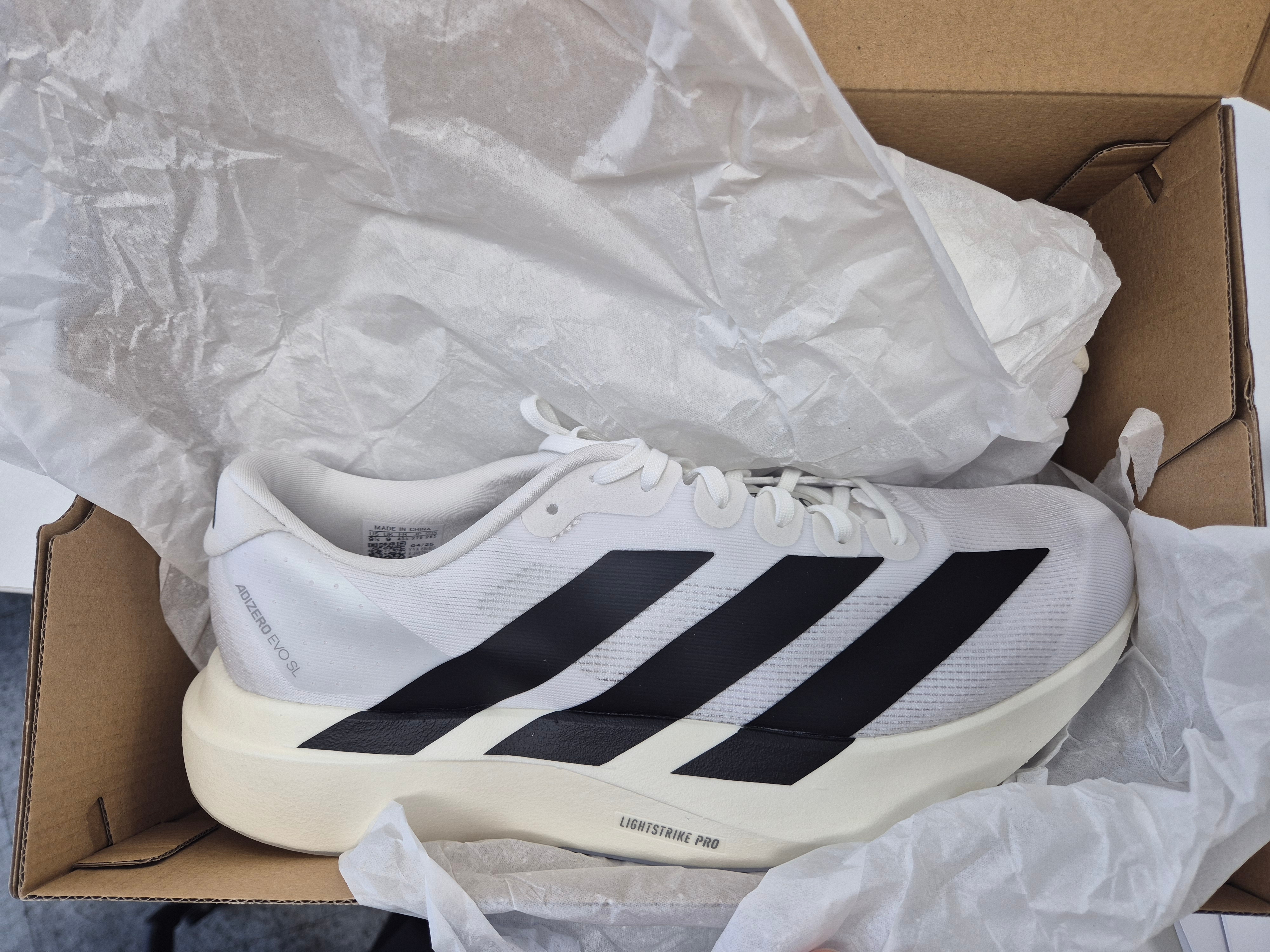 Adidas Adizero EVO SL Cloud White Core Black 착용 스타일 - 2
