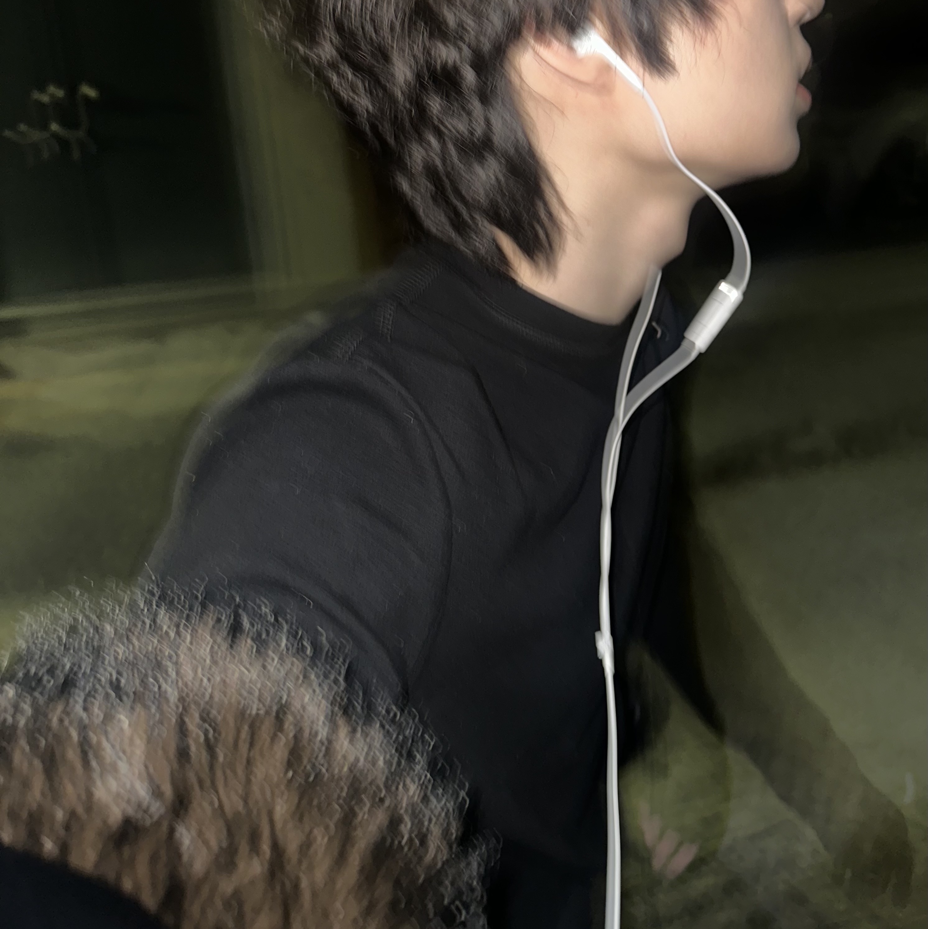 Aakam Side Eyelet Long Sleeve Dark Gray, Aakam Fur Camo Contrast Jacket Black 착용 스타일 - 3