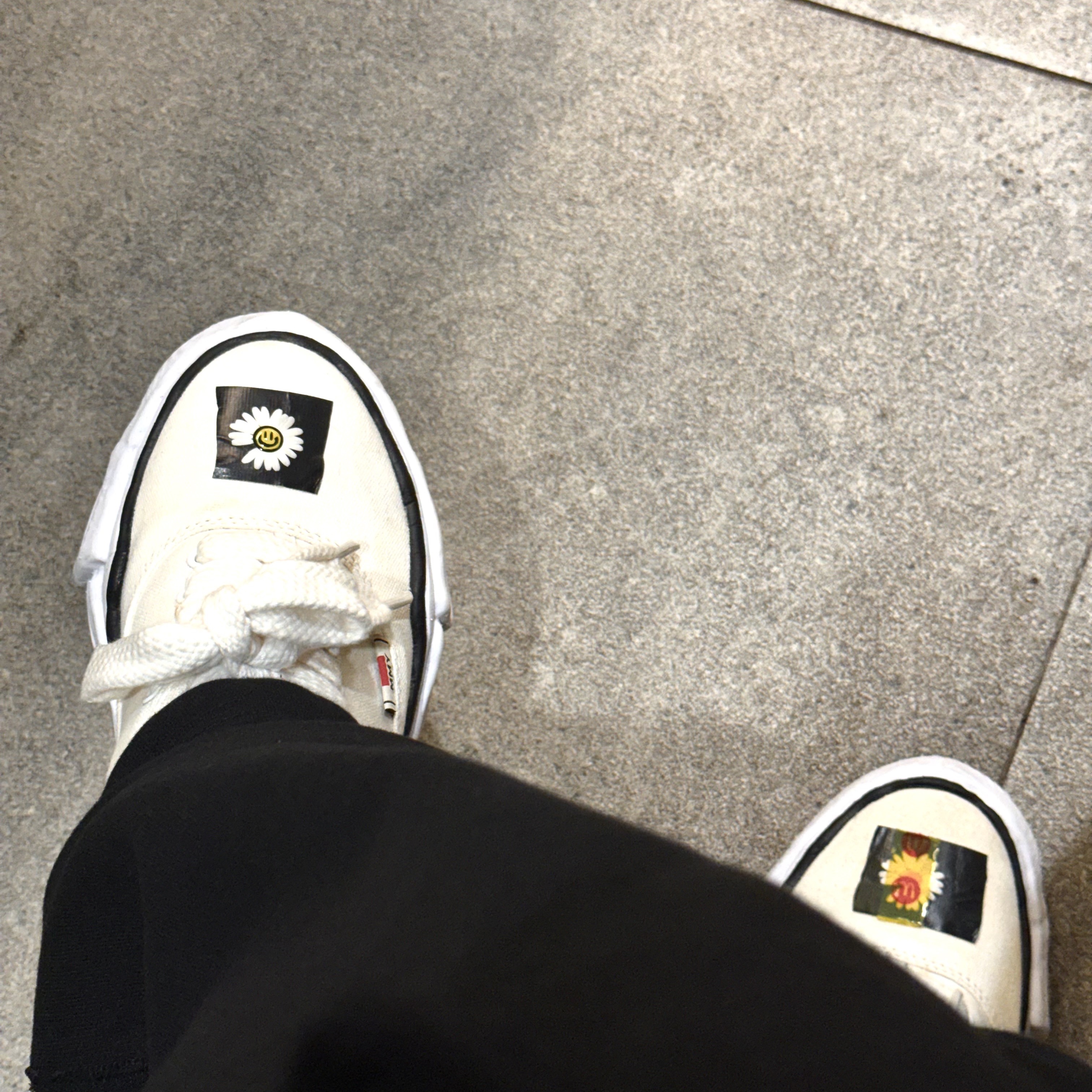 Maison Mihara Yasuhiro Baker OG Sole Canvas Low Cut Sneakers White, Peaceminusone Duct Tape #1 Black (Set of 2) 착용 스타일