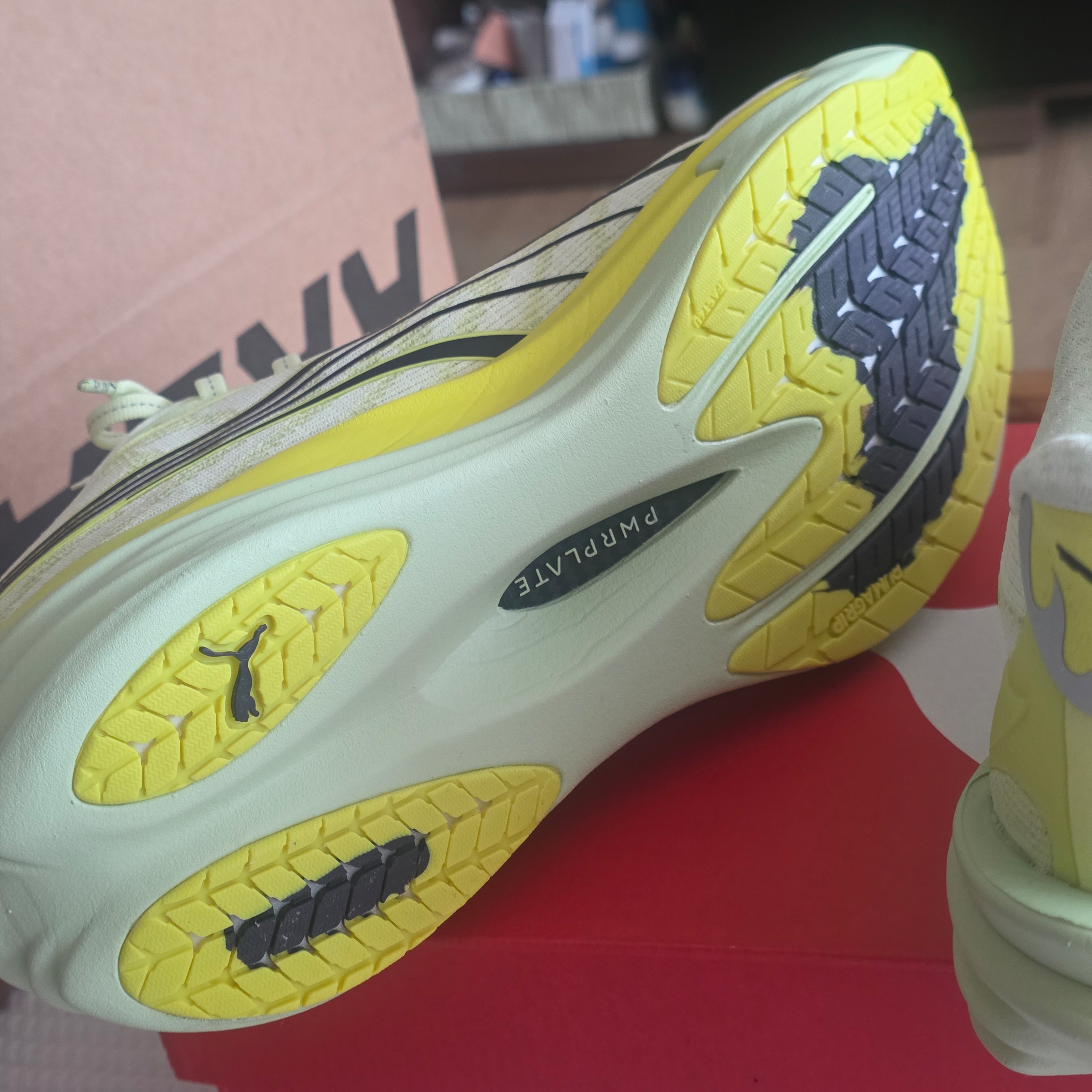 Puma Deviate Nitro 4 Wide Apple Spritz Lux Lime 착용 스타일 - 3