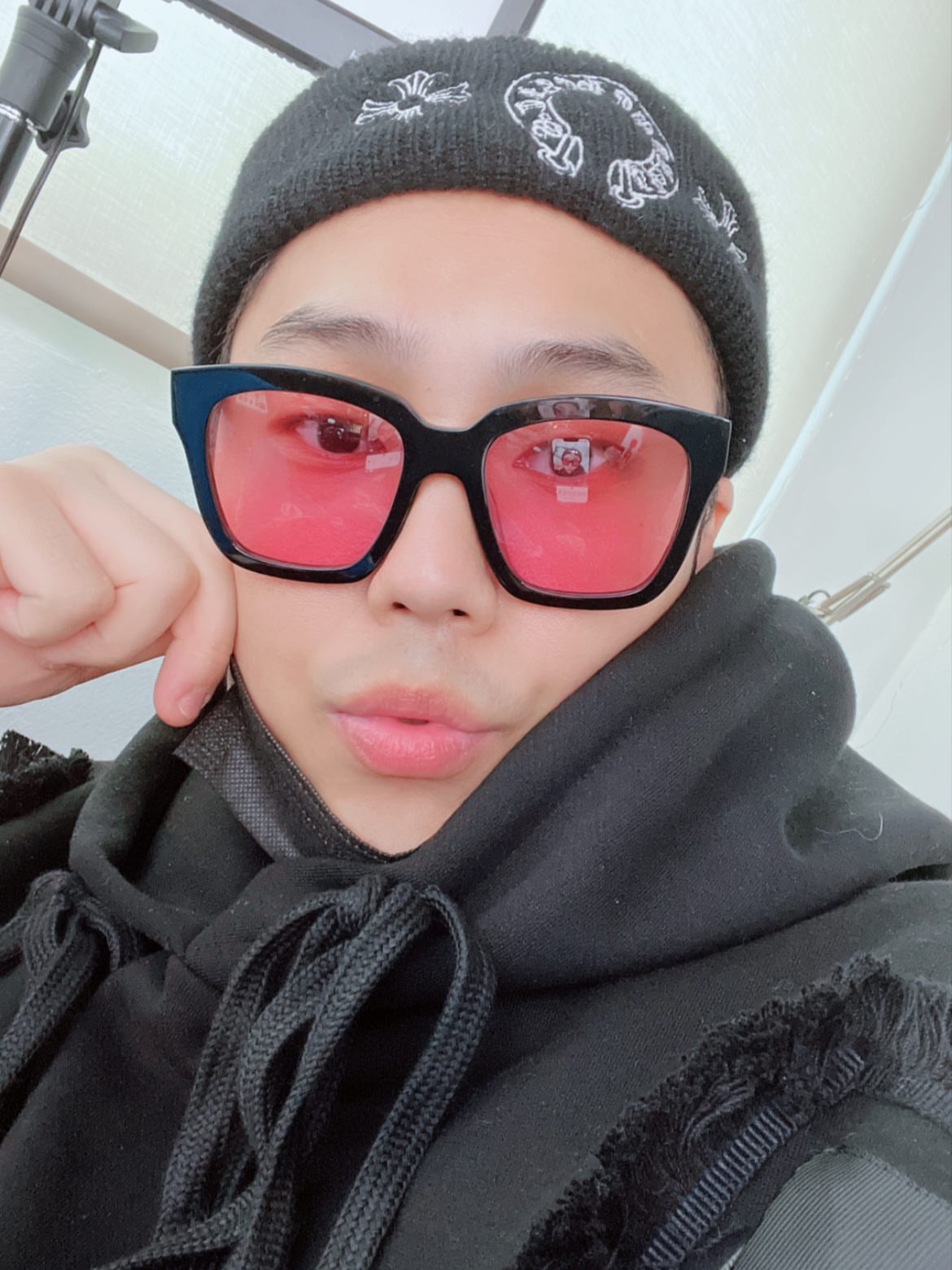 Chrome Hearts Horseshoe Beanie Black, Gentle Monster Lilit 01 BR Black Brown 착용 스타일