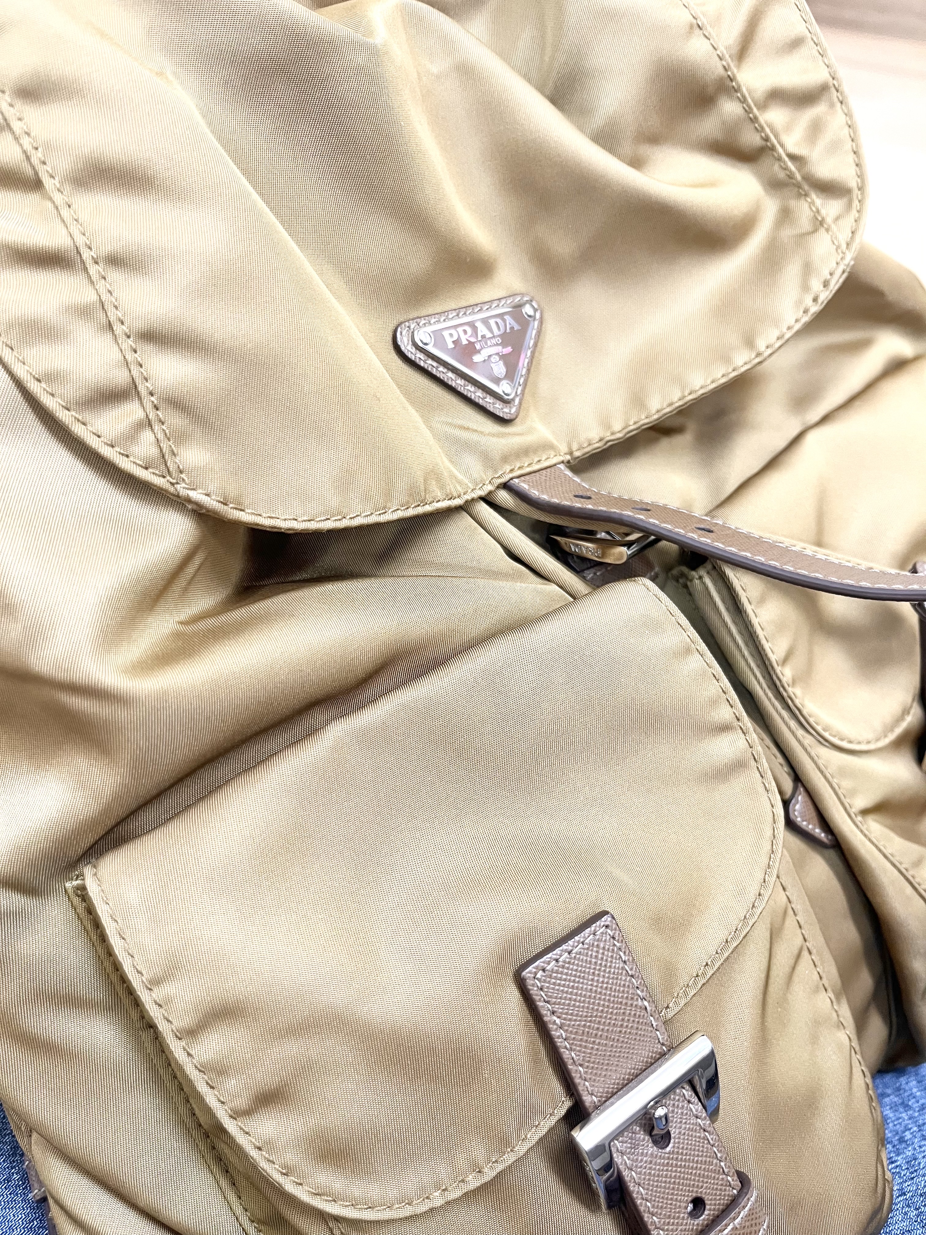Prada Re-Edition 1978 Small Re-Nylon Backpack Brandy, Prada Medium Re-Nylon Backpack Camel Brown 착용 스타일