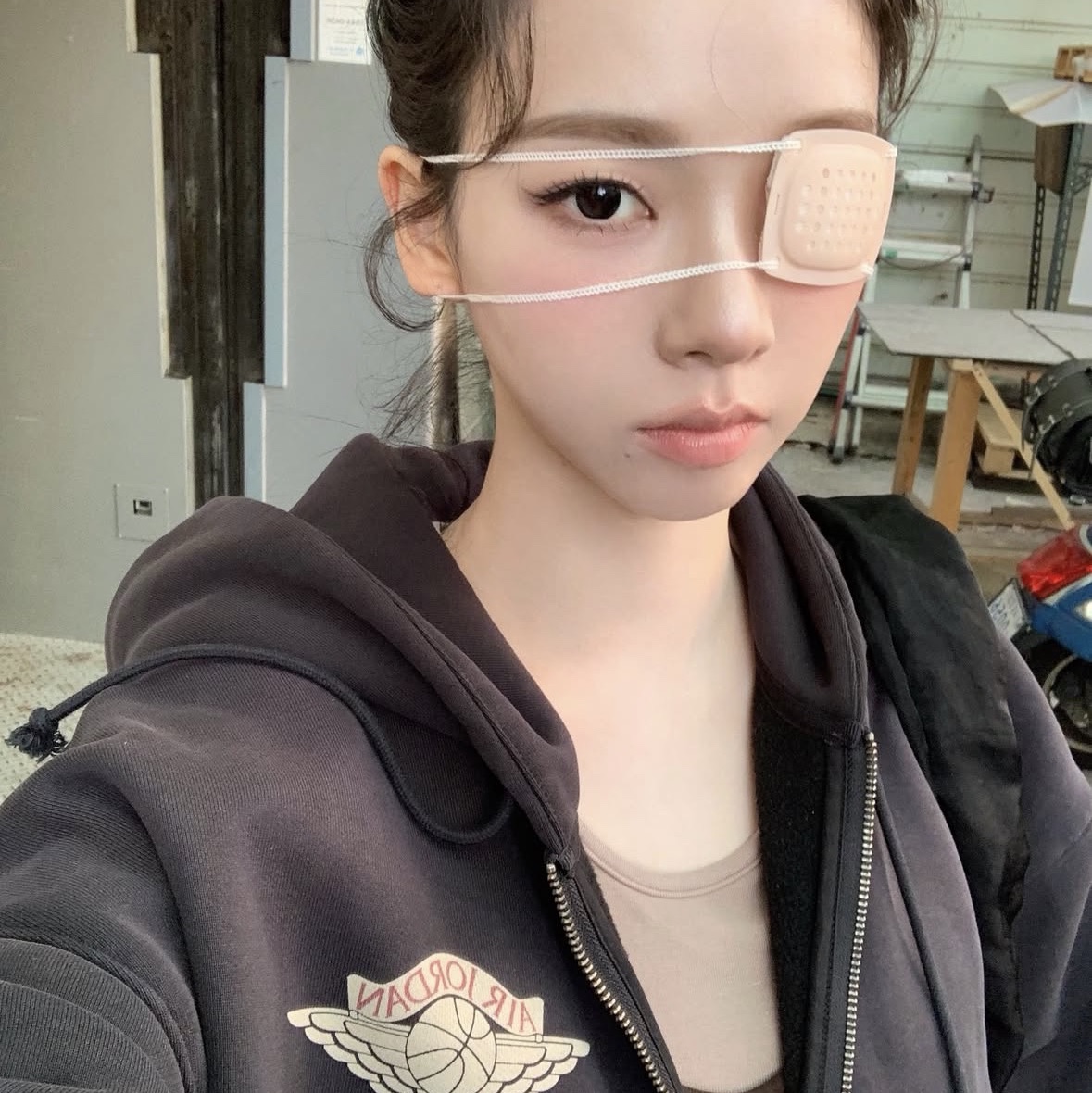 Jordan x Levi's Full Zip Hoodie Black (IM6734-010) 착용 스타일