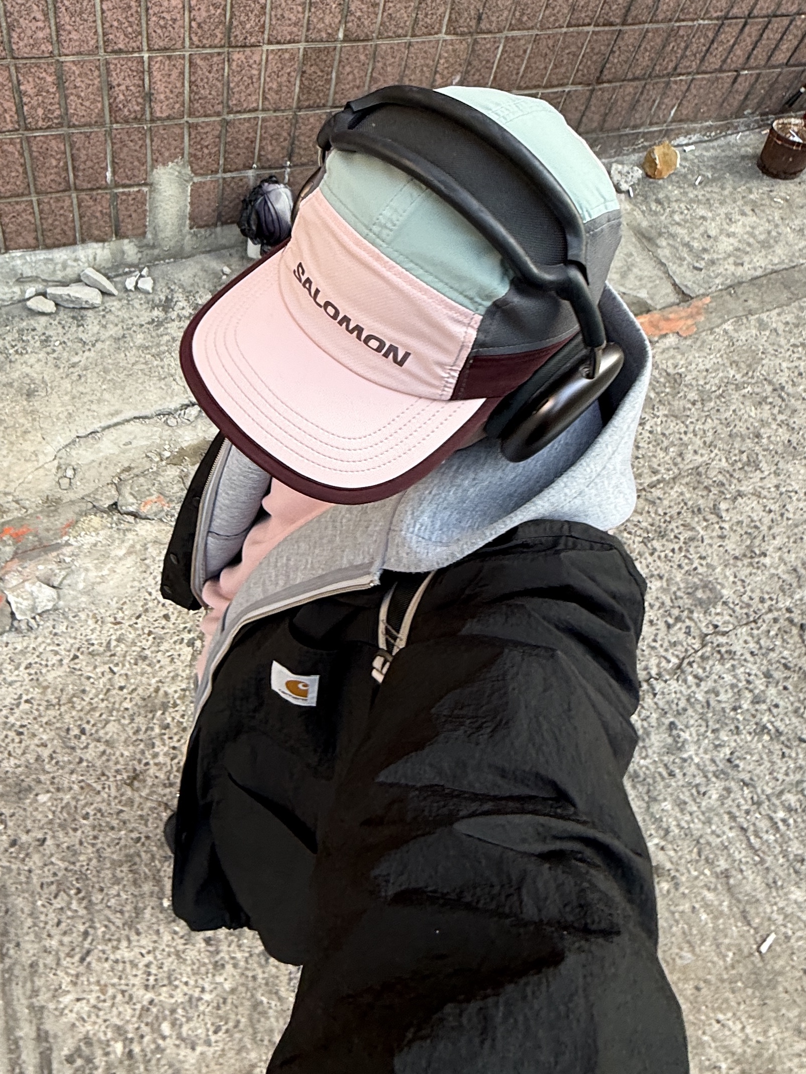 Apple AirPods Max Lightning Space Gray (Korean Ver.), Salomon Tempos Running Block Cap Light Pink 착용 스타일 - 2