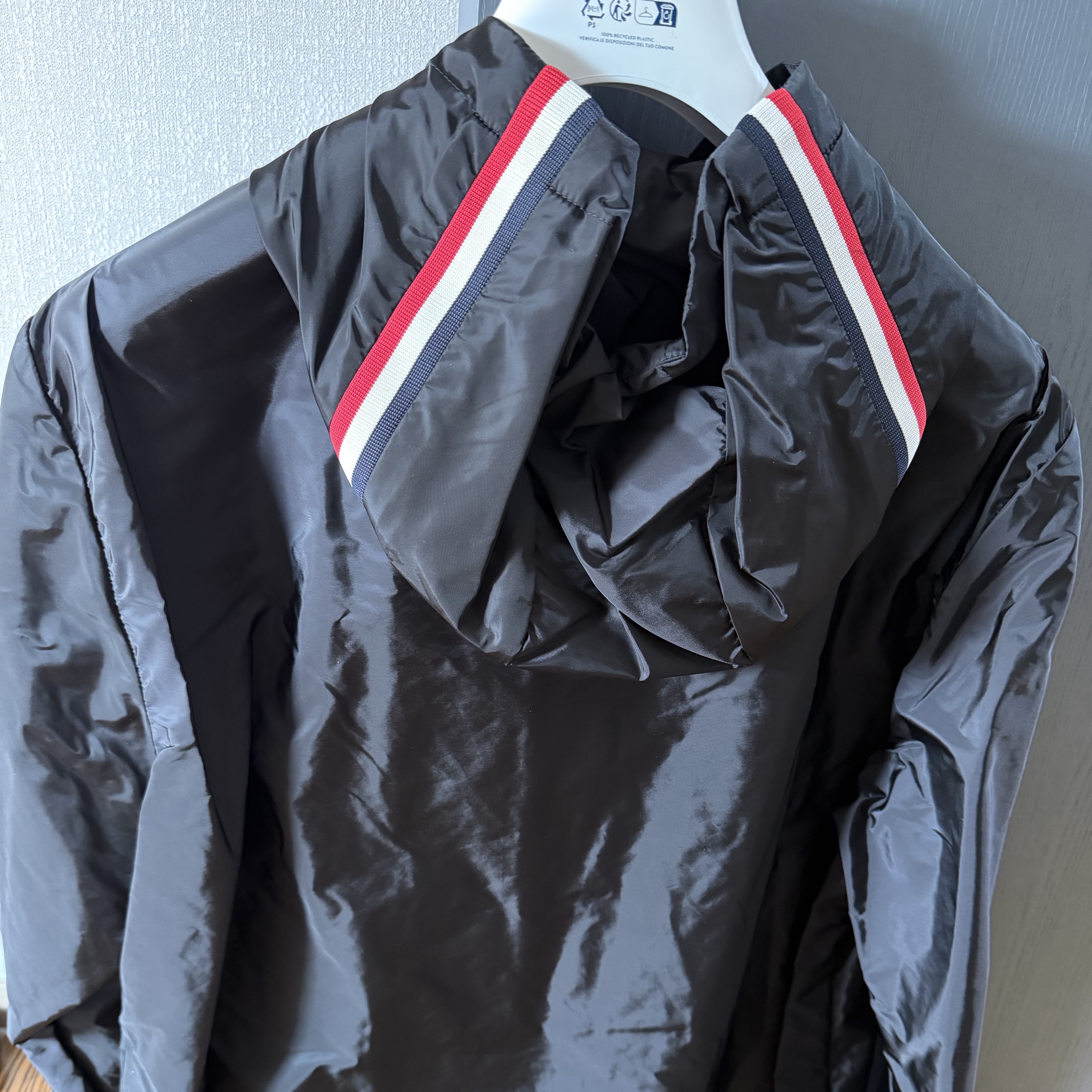Moncler Grimpeurs Hooded Windbreaker Black - 26SS 착용 스타일 - 2
